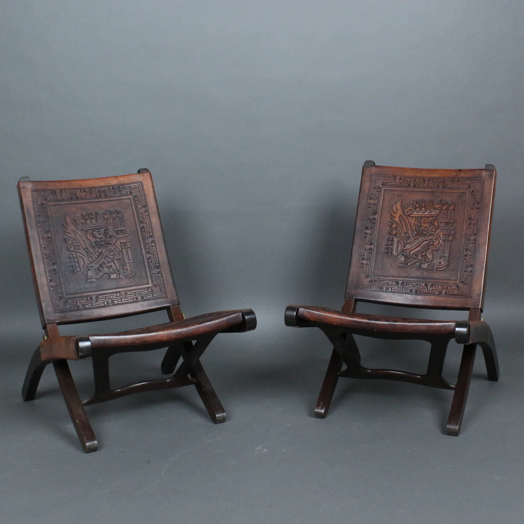 ÁNGEL I. PAZMIÑO. für Muebles de Estilo, Zwei Klappsessel, Massivholz