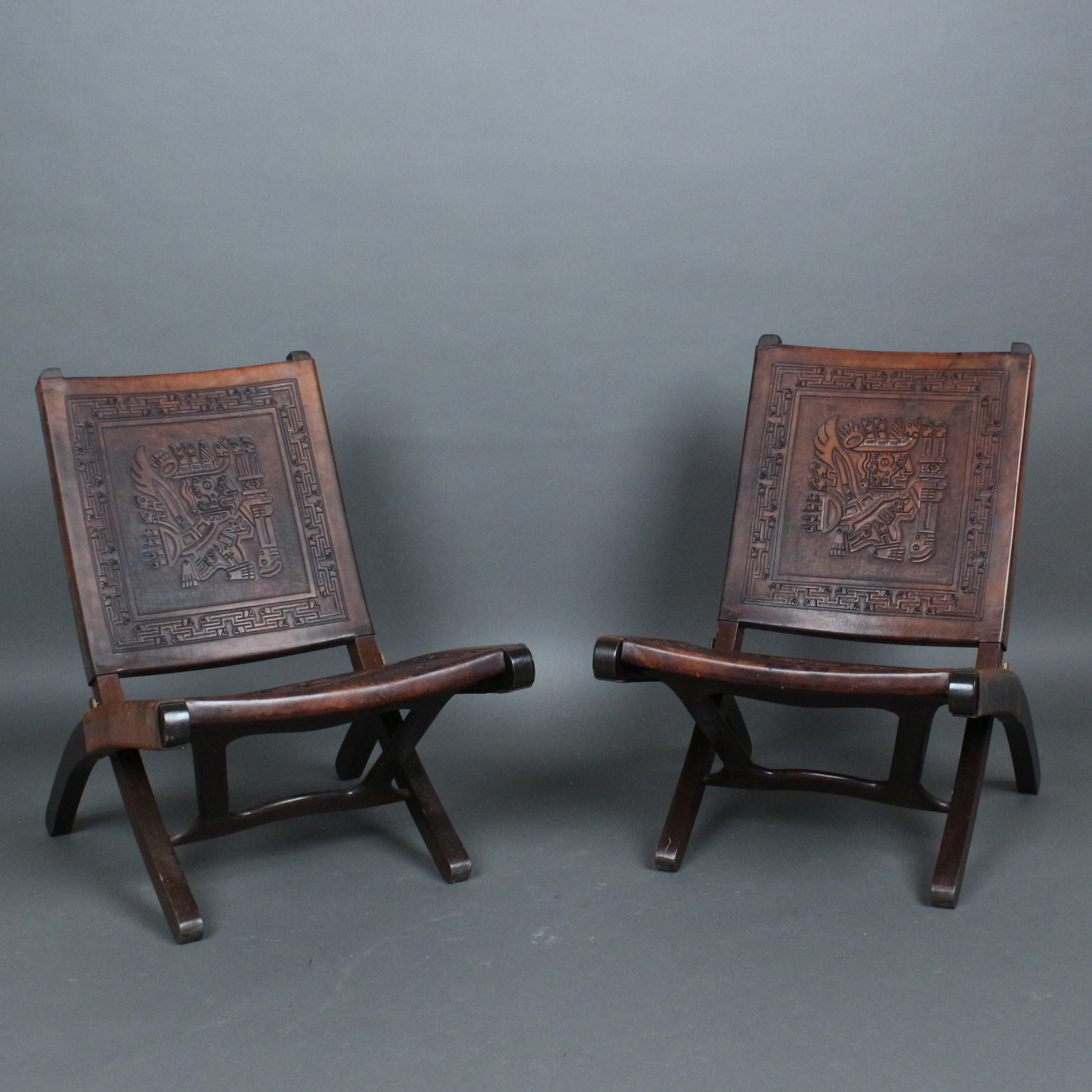 ÁNGEL I. PAZMIÑO. für Muebles de Estilo, Zwei Klappsessel, Massivholz