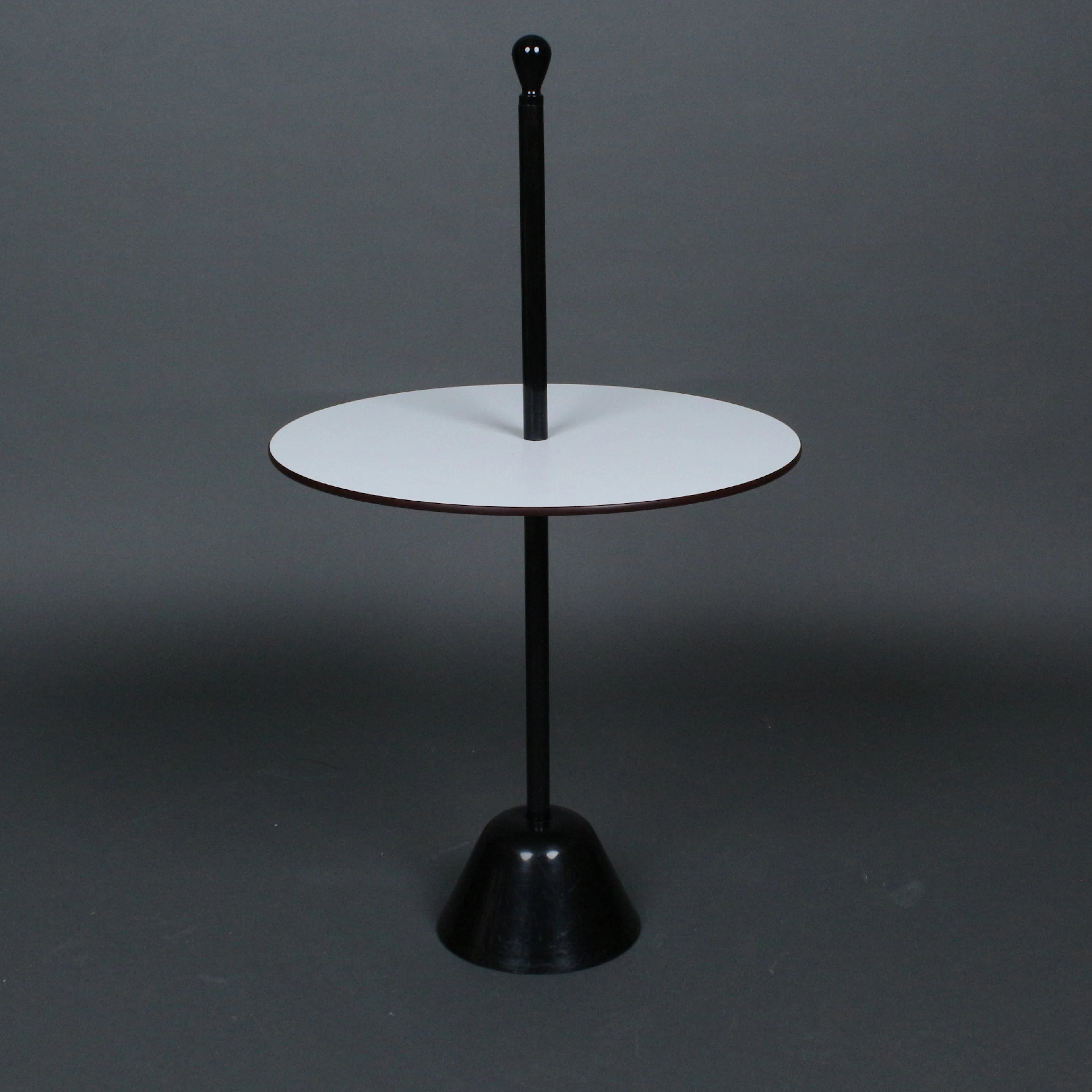 ACHILLE & PIER GIACOMO CASTIGLIONI. Zanotta, Beistelltisch / Tisch