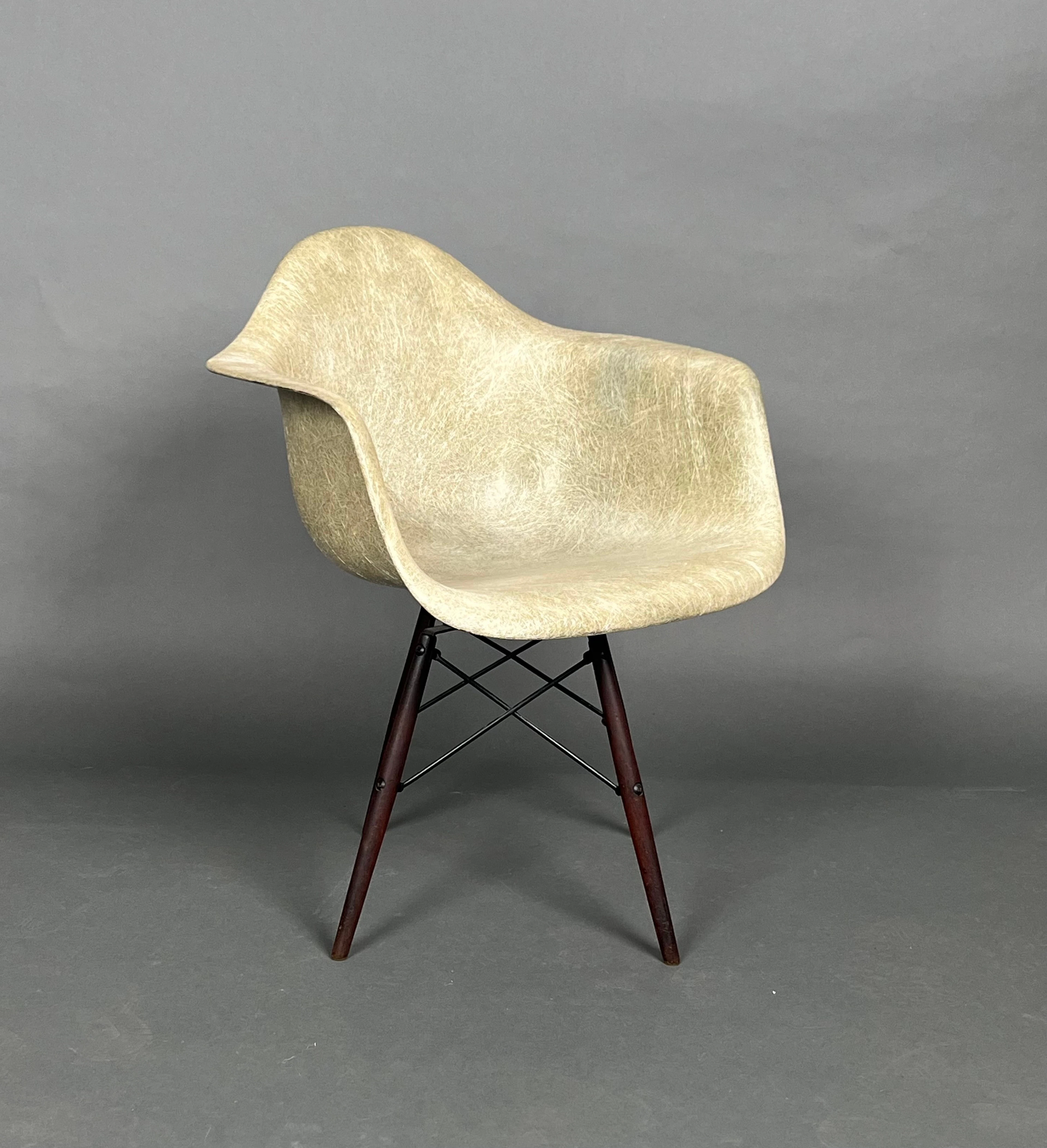 CHARLES & RAY EAMES. Zenith Plastics, Drehstuhl , Modell PAW 'Rope