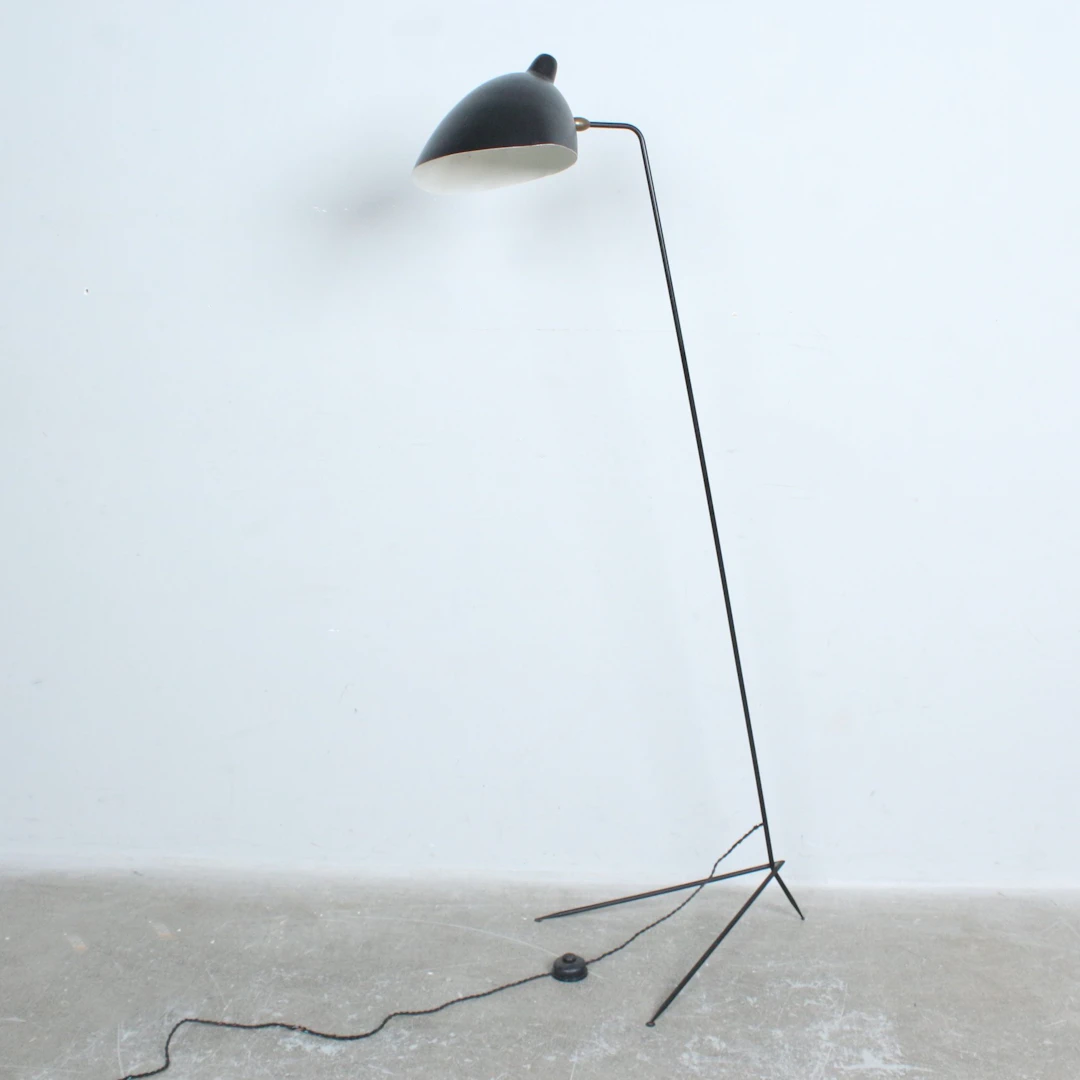 SERGE MOUILLE. Einarmige Stehlampe der 1960er Jahre, Frankreich.
