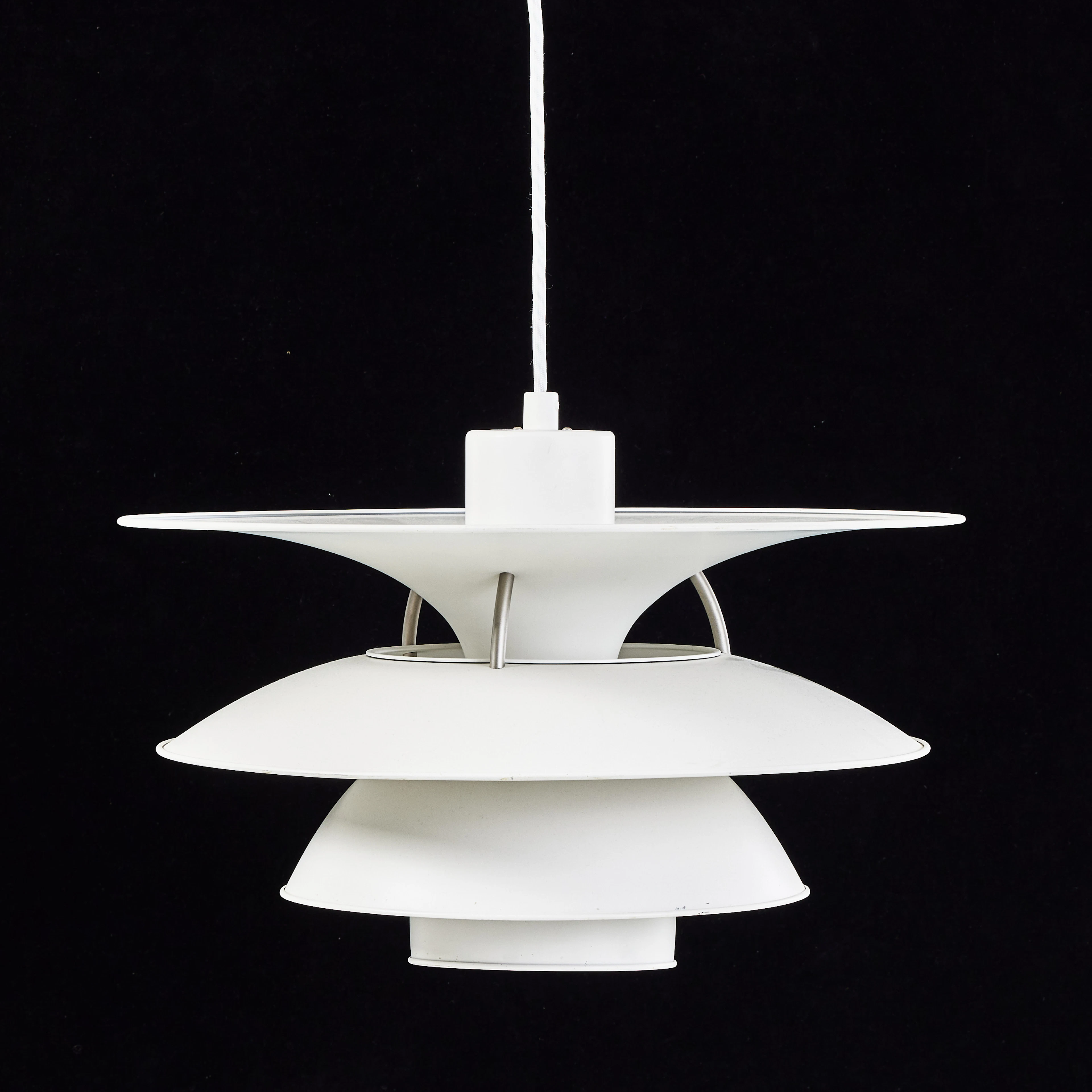 POUL HENNINGSEN. Taklampa, "PH 5-4½" / "Charlottenburg", metall, Louis