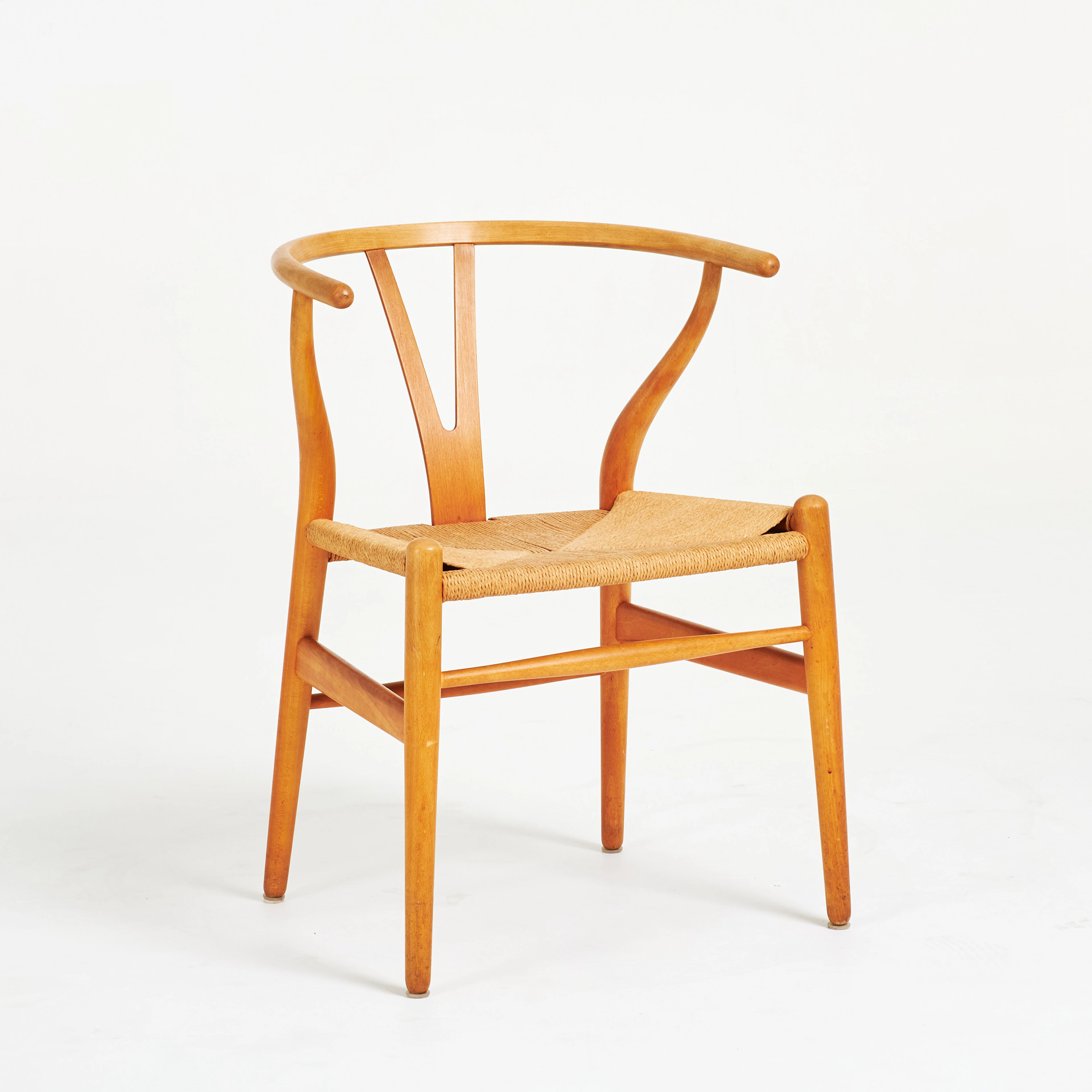 HANS J WEGNER. "Y-stolen", Carl Hansen, bok, flätad sits, etikett saknas.