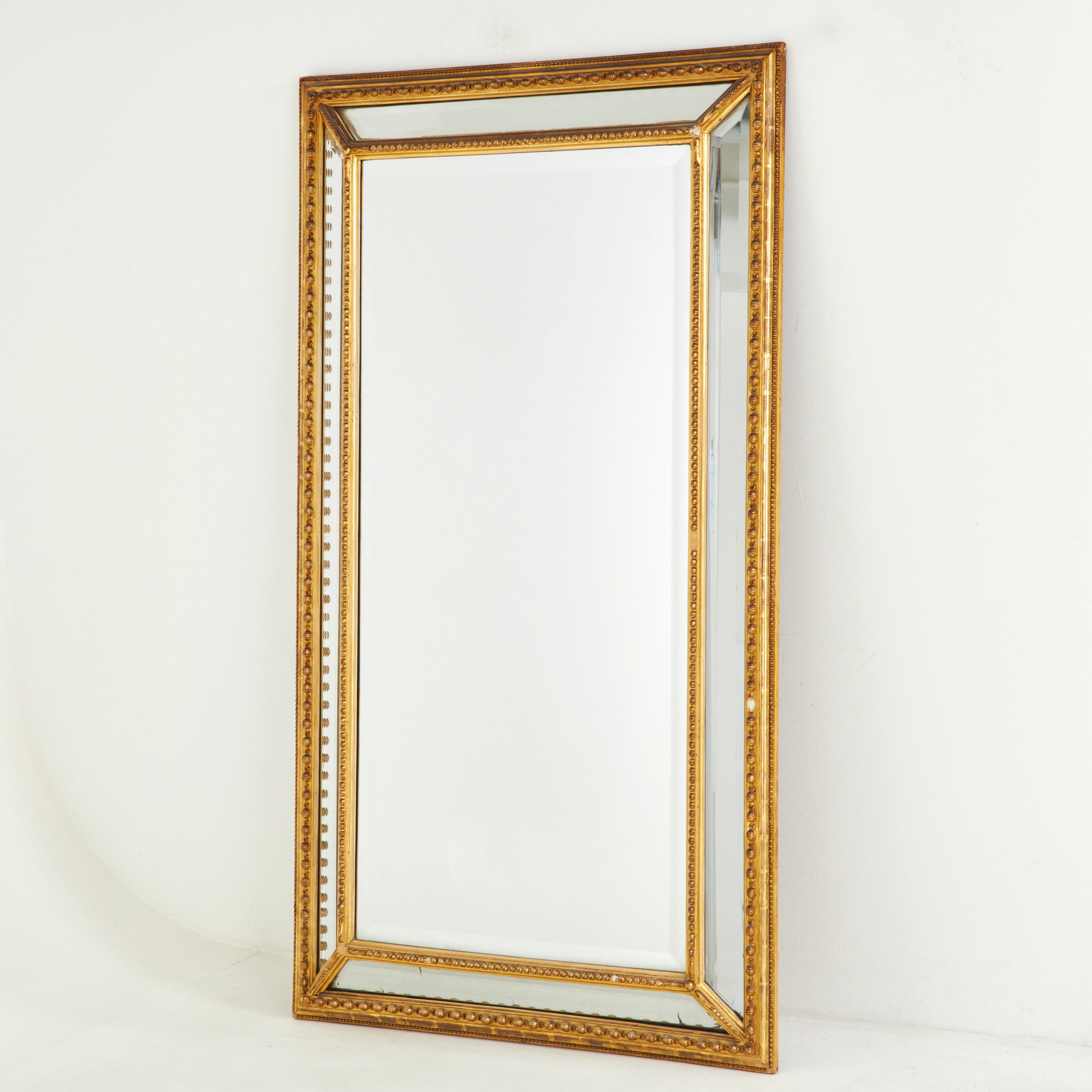 SPEGEL, bronserad, dekor i pastellage, fasettslipat glas, 1900-tal.