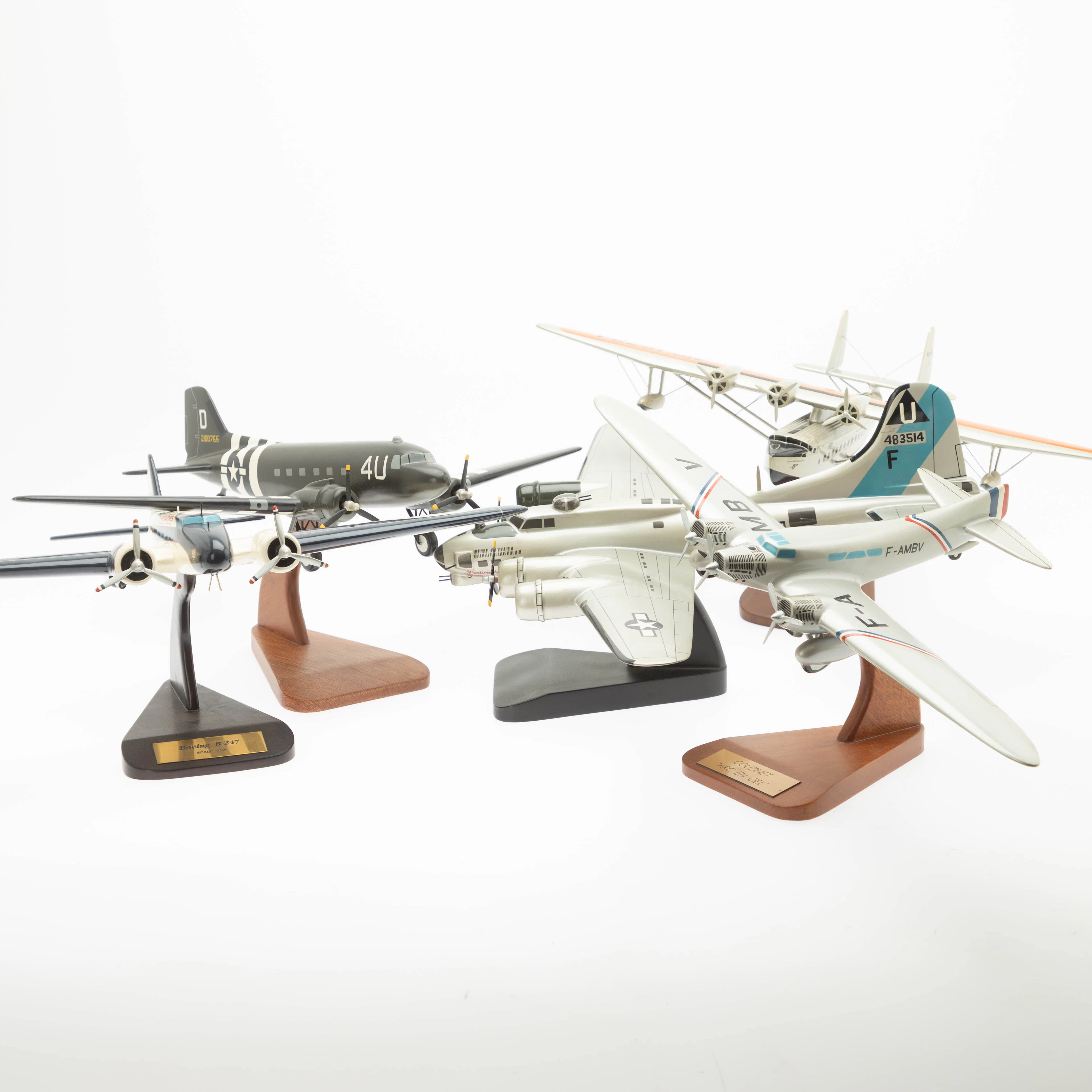 Fünf Flugzeugstandmodelle: Lilly Bell II, Sikorsky S-42, Couzinet