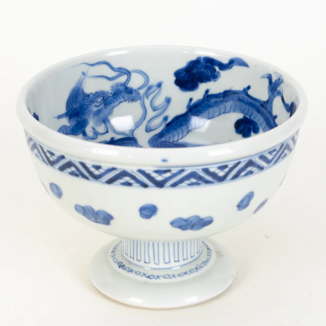 Blau-weiße Fußschale, Japan, 20. Jh.