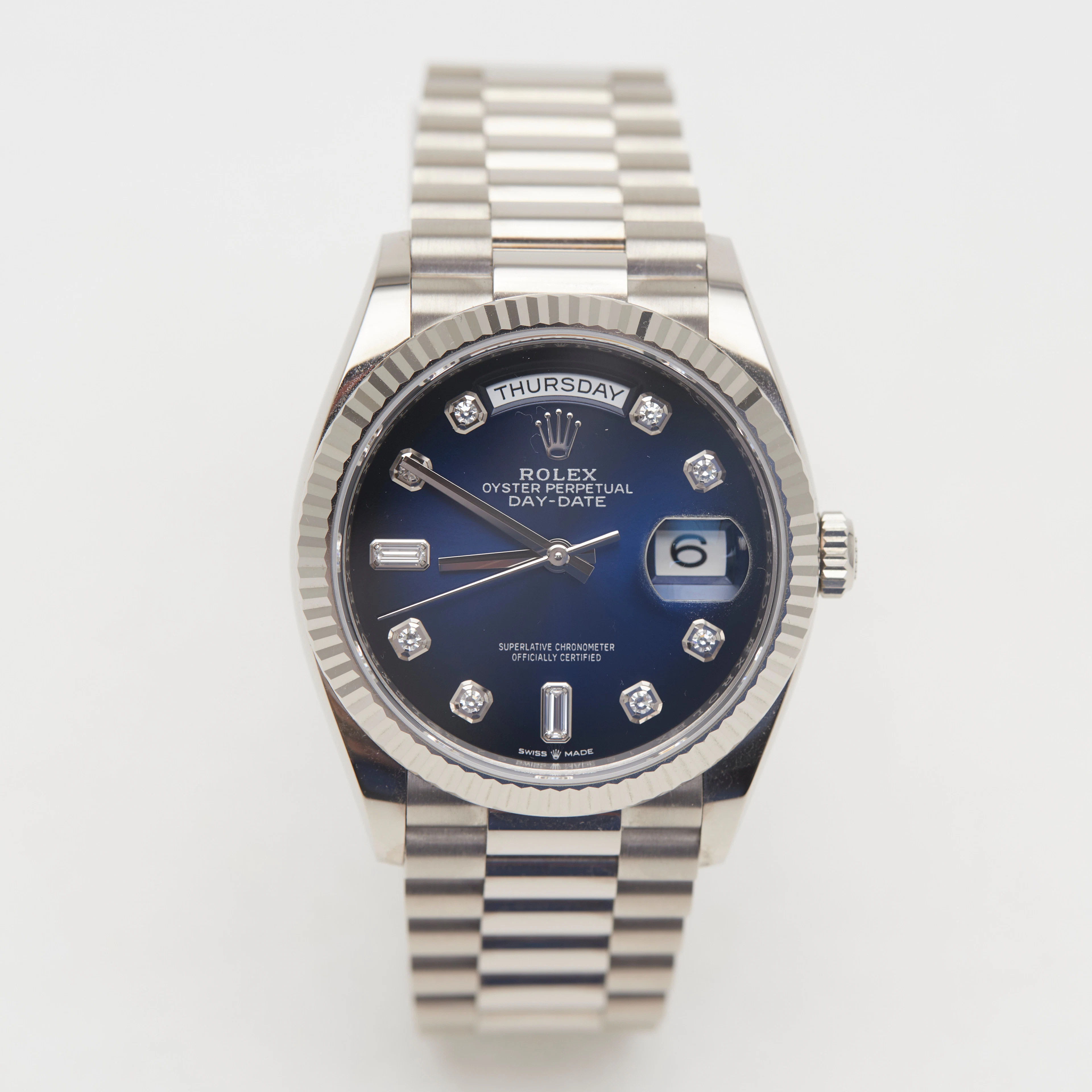 ROLEX. Armbanduhr, Day-Date, 36 mm, Ref. 128239, Weißgold, blaues
