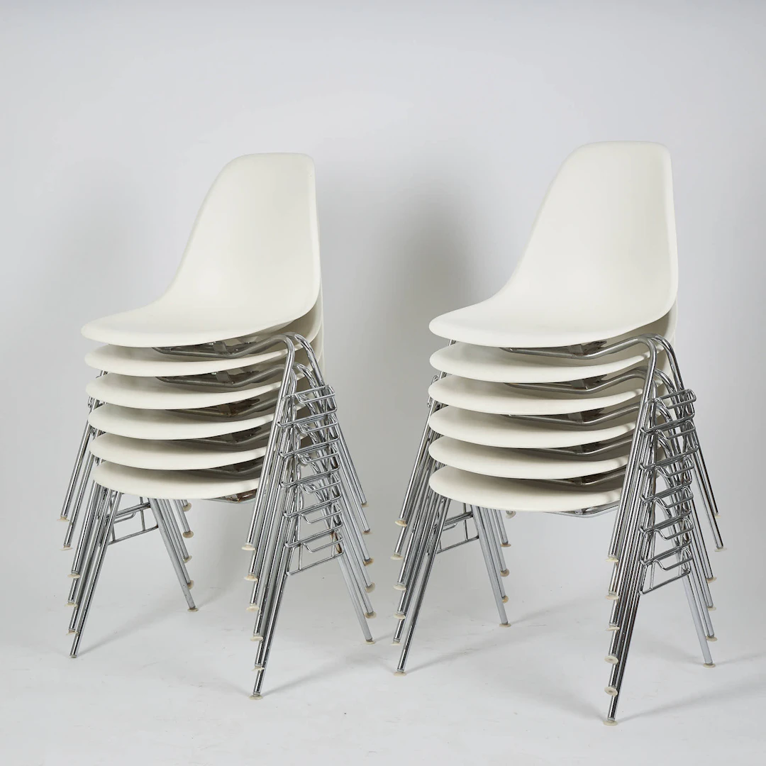 RAY & CHARLES EAMES. Plaststolar, 12 st. l "DSS", för Vitra. Formgiven
