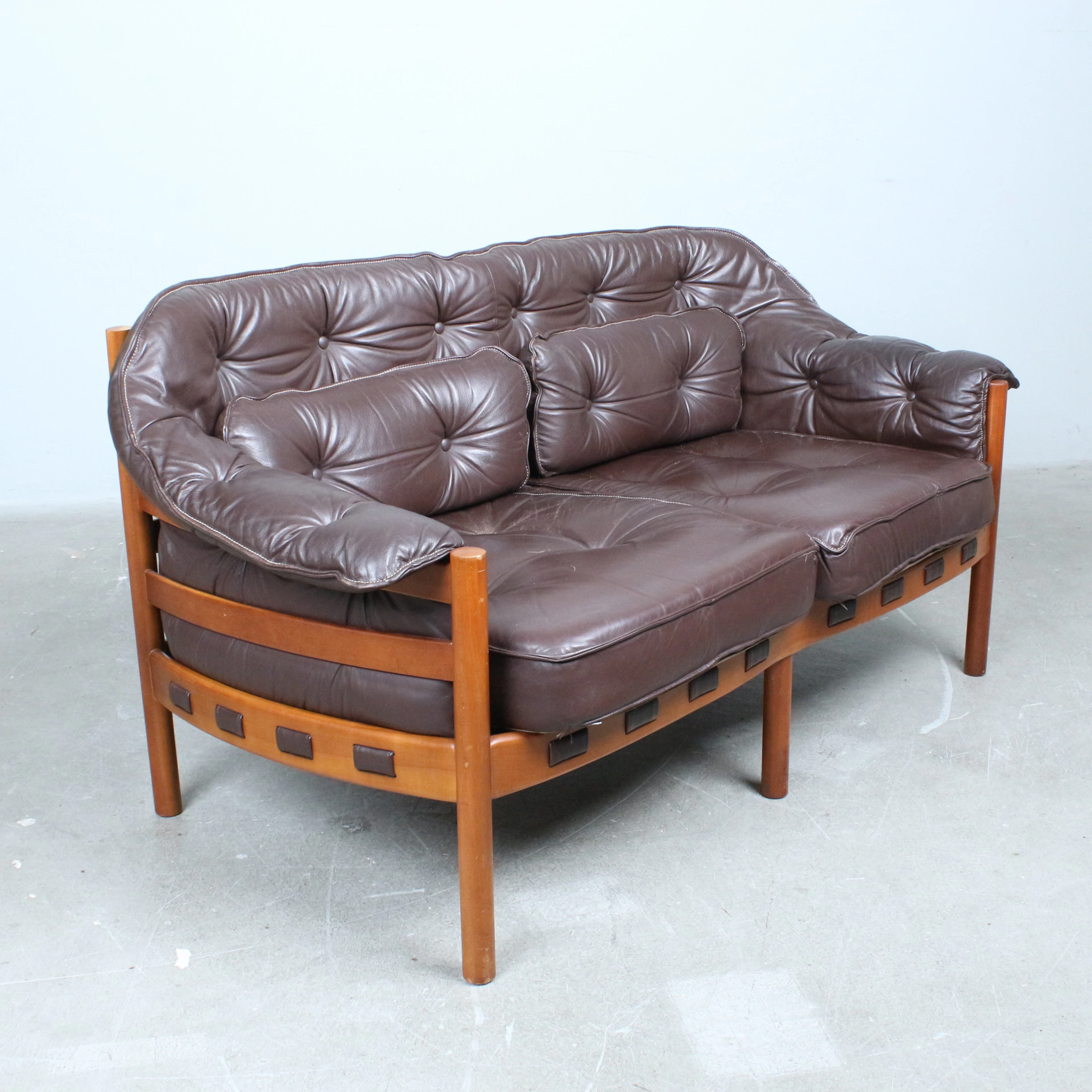 ARNE NORELL & SVEN ELLEKÆR. Coja. Sofa / Zweisitzer, Krischbaum, Schweden