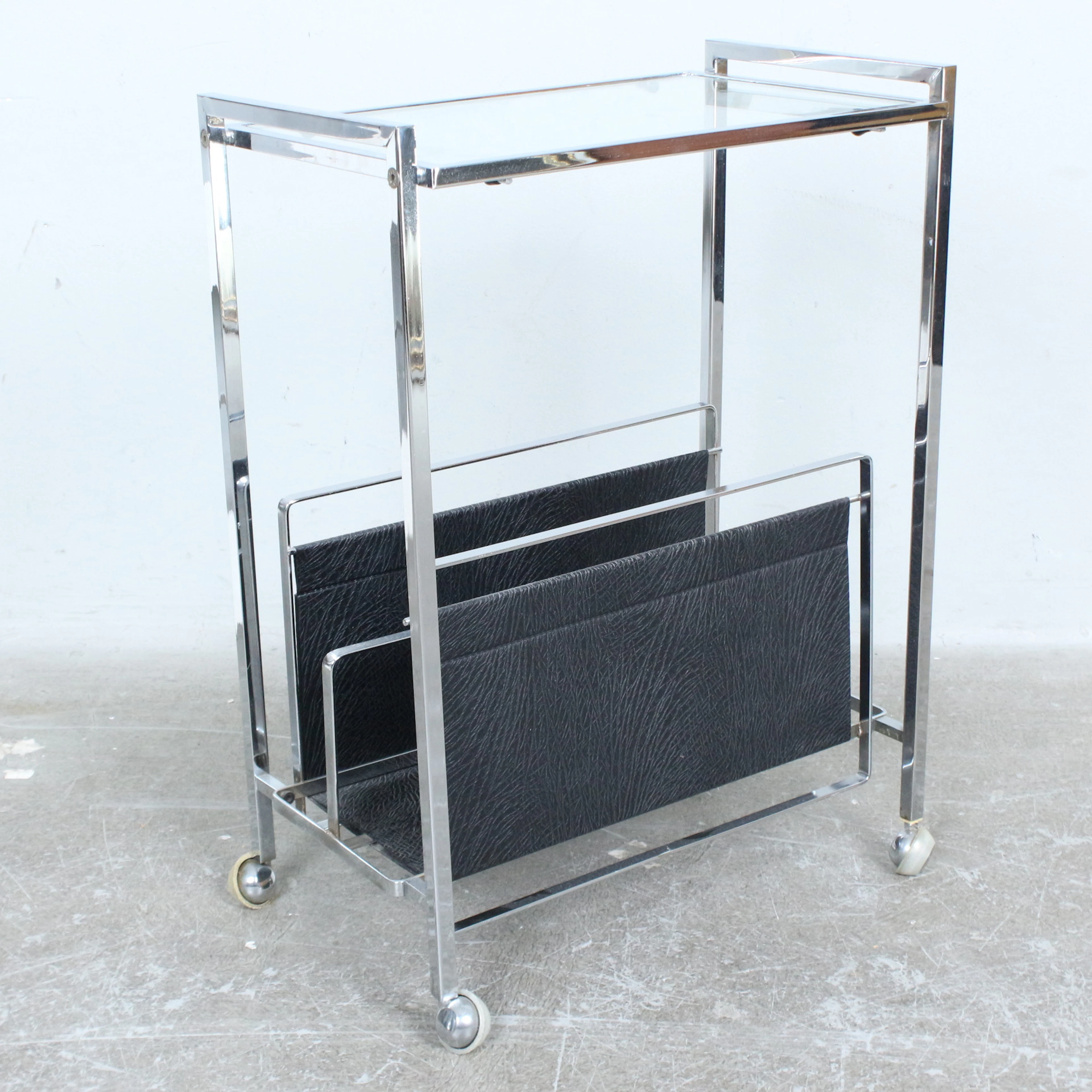 Bauhaus Servierwagen / Beistellwagen, Stahl verchromt, Kunstleder