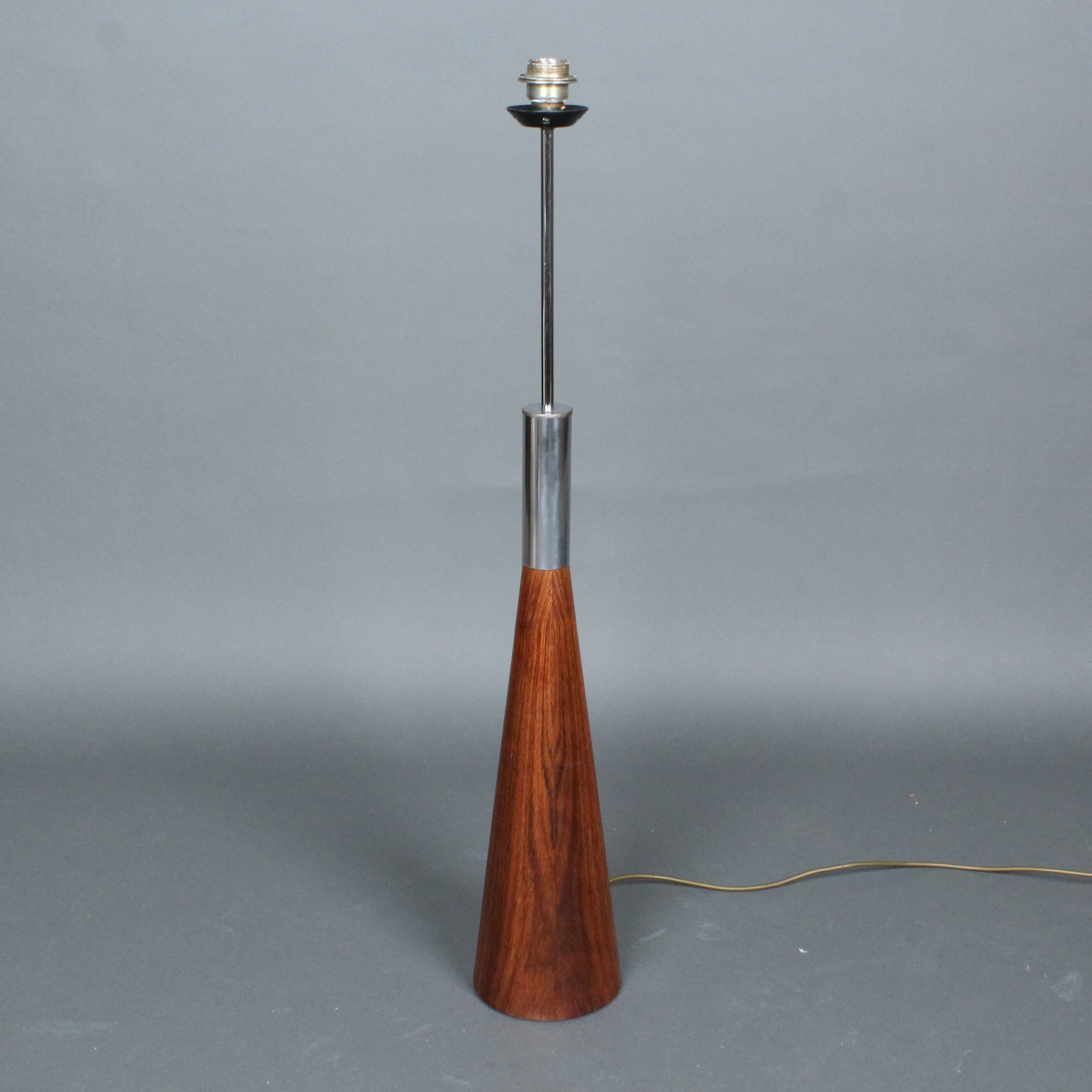 Skandinavische Tischlampe/Bodenlampe der 1970er.