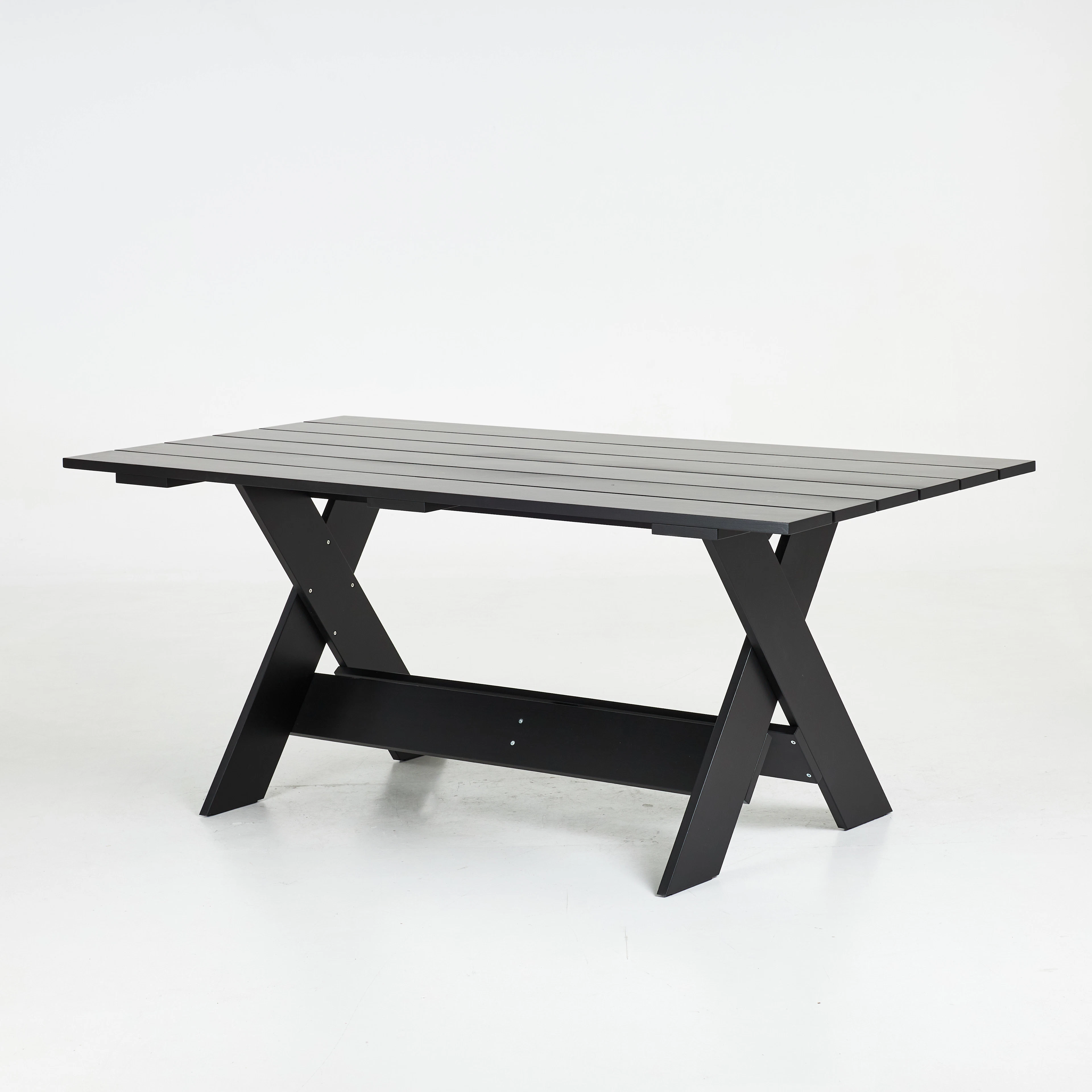 MATBORD. "Crate Dining Table", Hay, designat av Gerrit Rietveld, lackerad