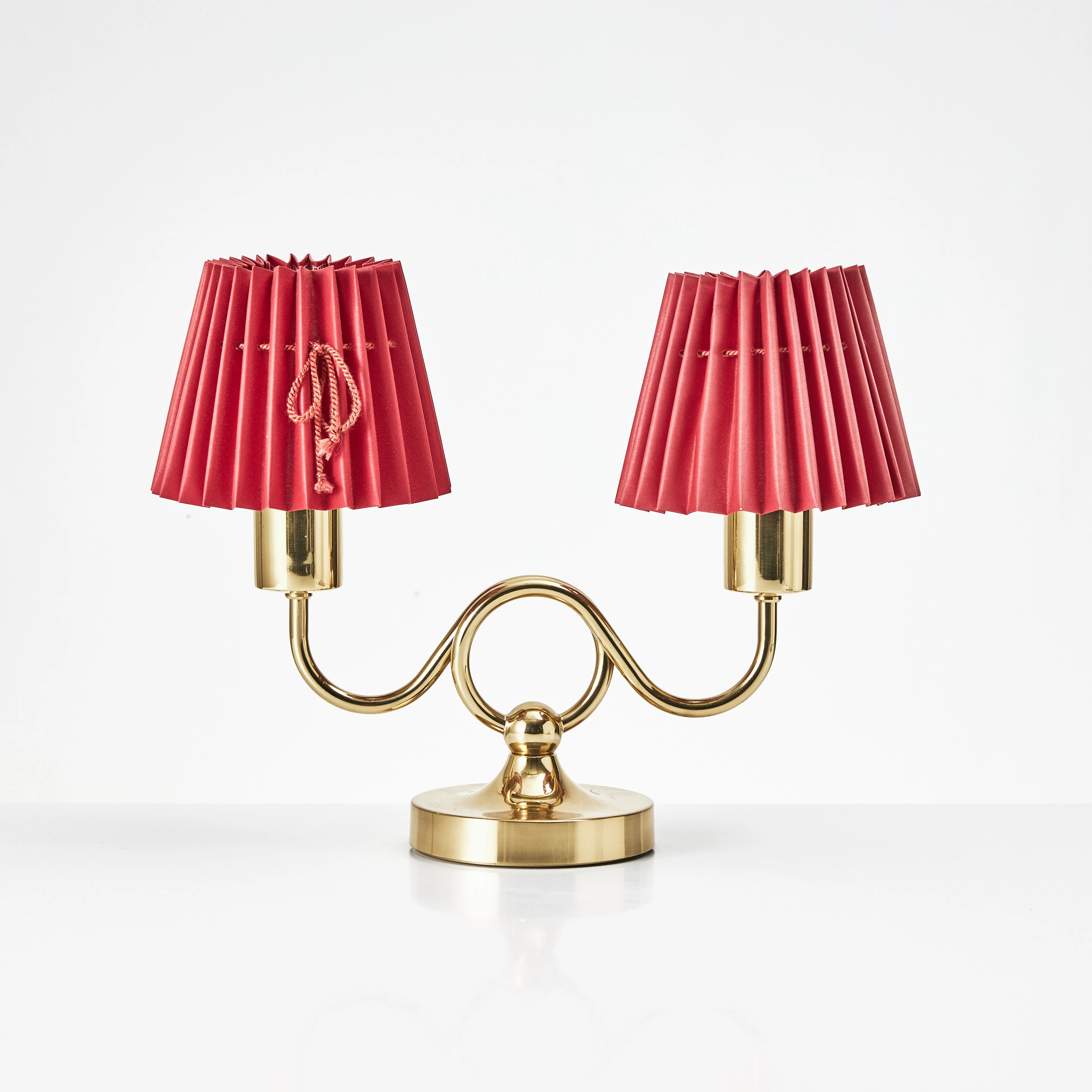 JOSEF FRANK. Bordslampa, "Smycket", modell 2482, Firma Svenskt Tenn.