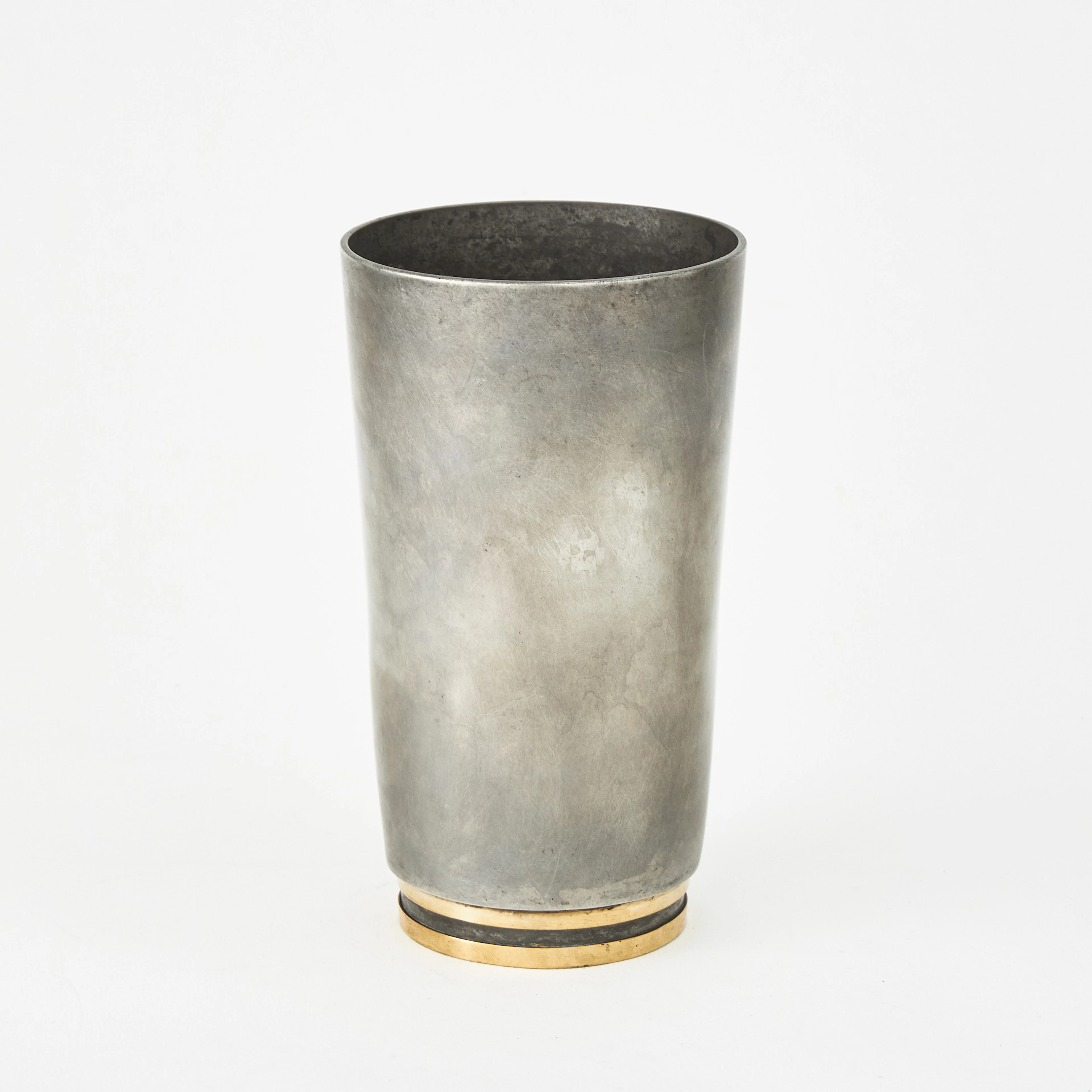 BJÖRN TRÄGÅRDH. TILLSKRIVEN. Vas, Firma Svenskt Tenn, Stockholm 1932