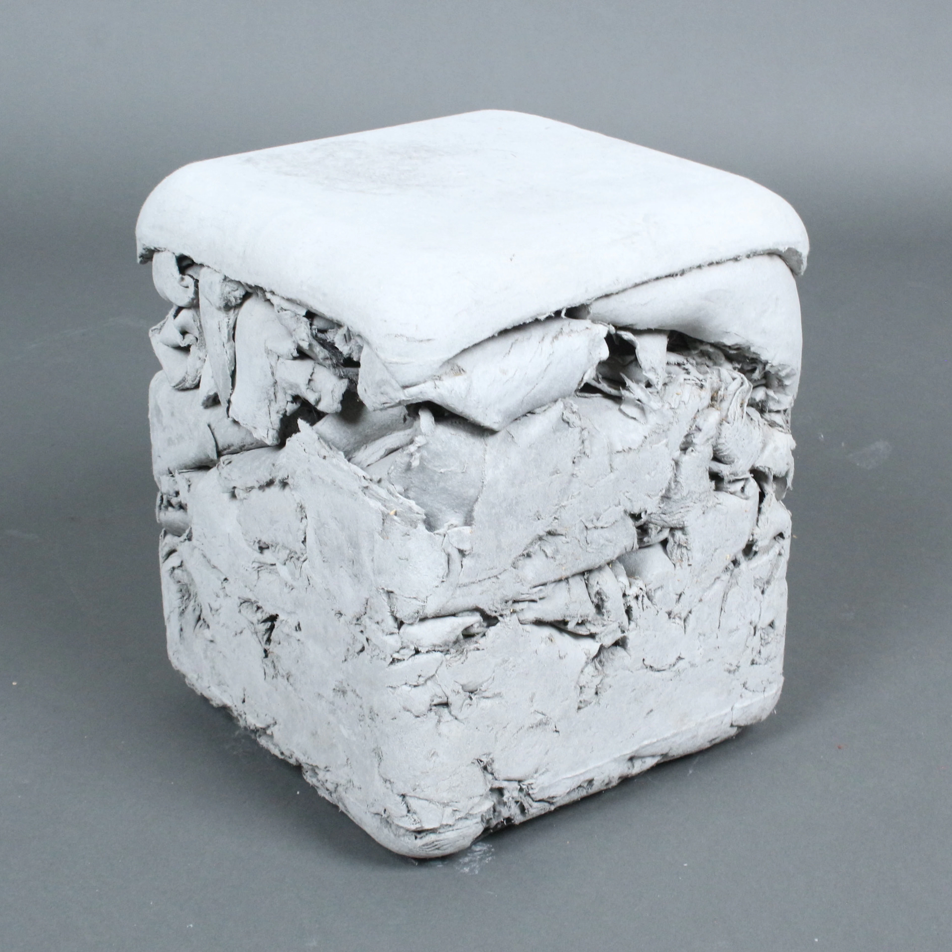 ICOLAS LE MOIGNE. für Swisspearl, Gartenhocker, '' Trash Cube '' UNIKAT.