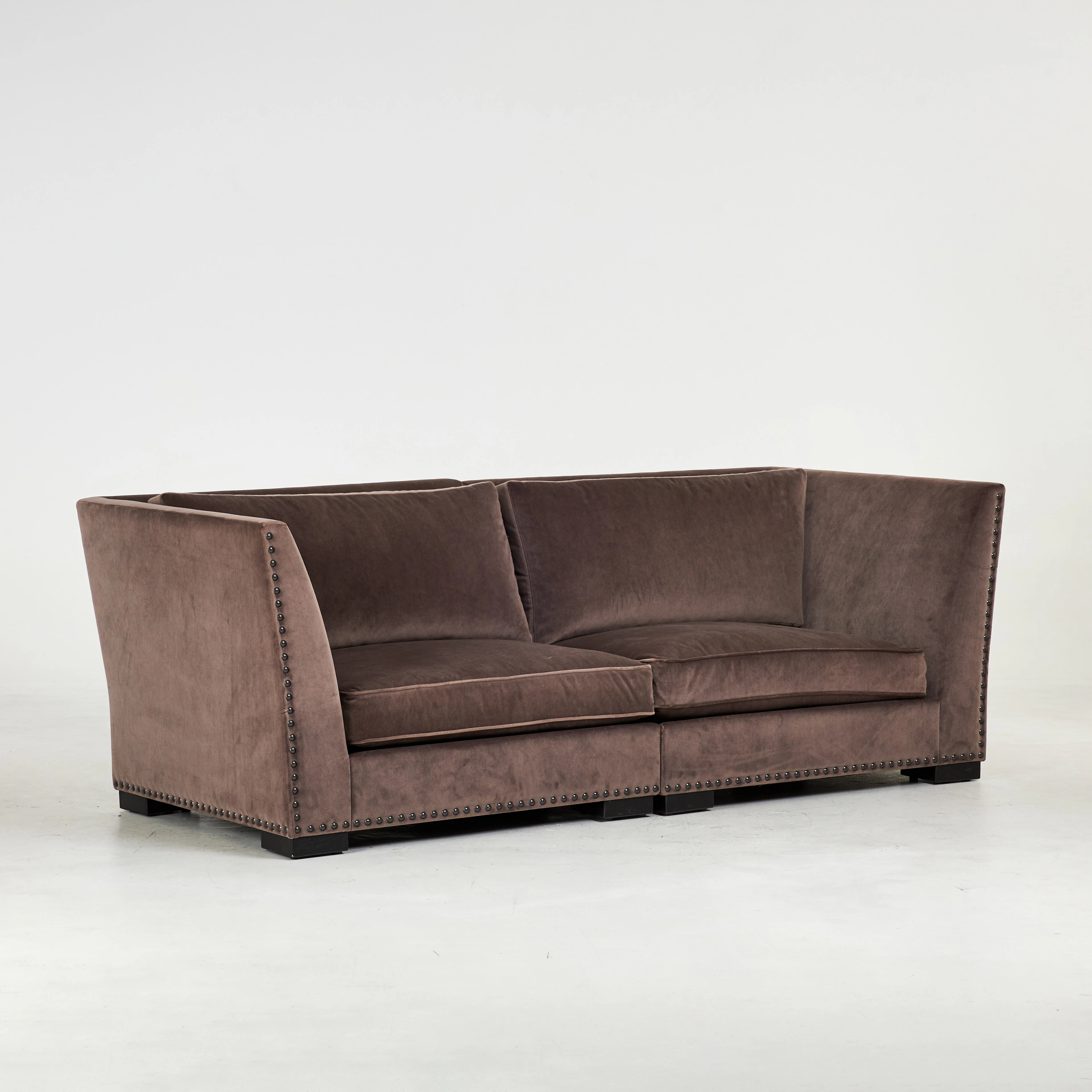 SLETTVOLL. Soffa, djuphäftad textil, märkt.