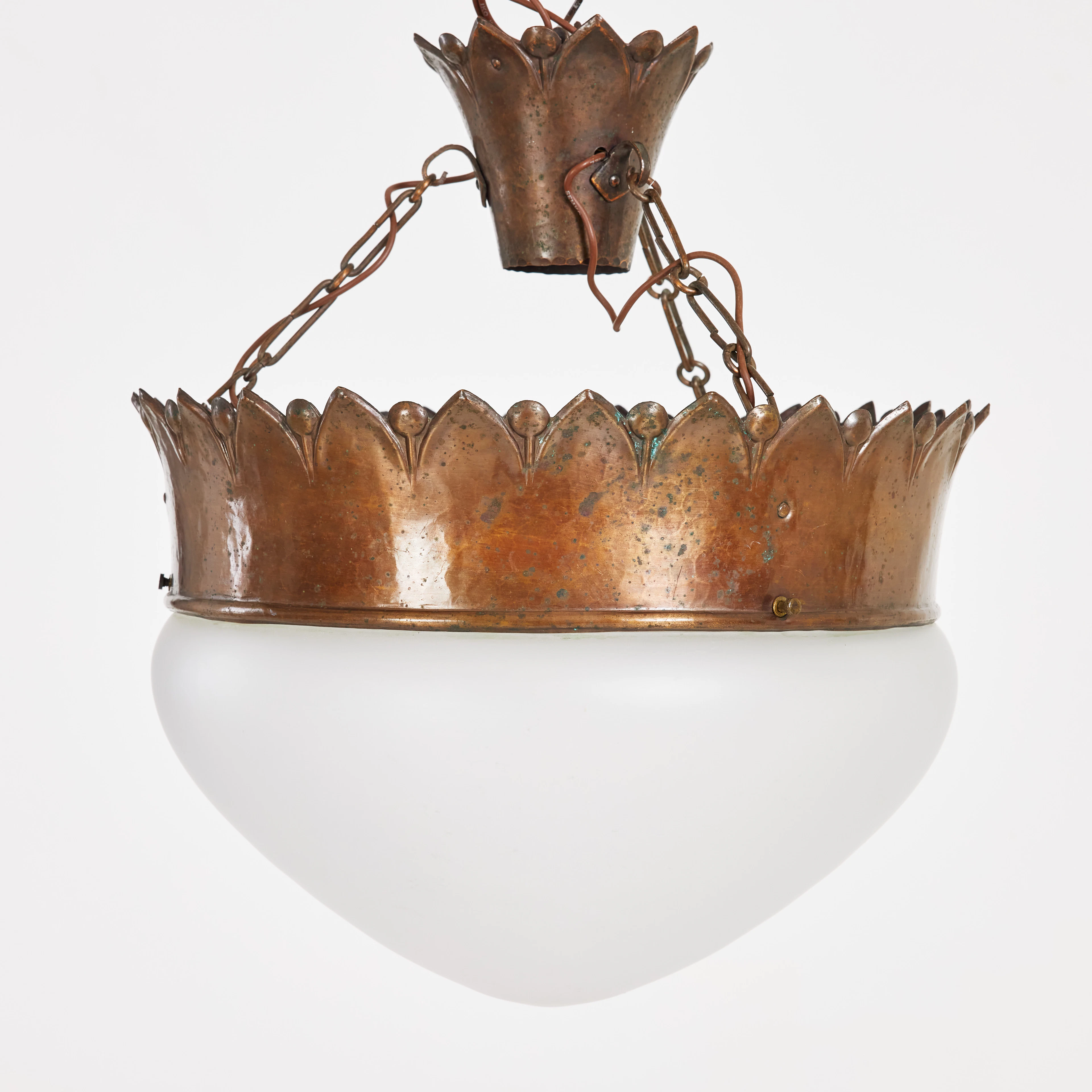 TAKLAMPA. Stomme i koppar, frostat glas, 1900-talets början.