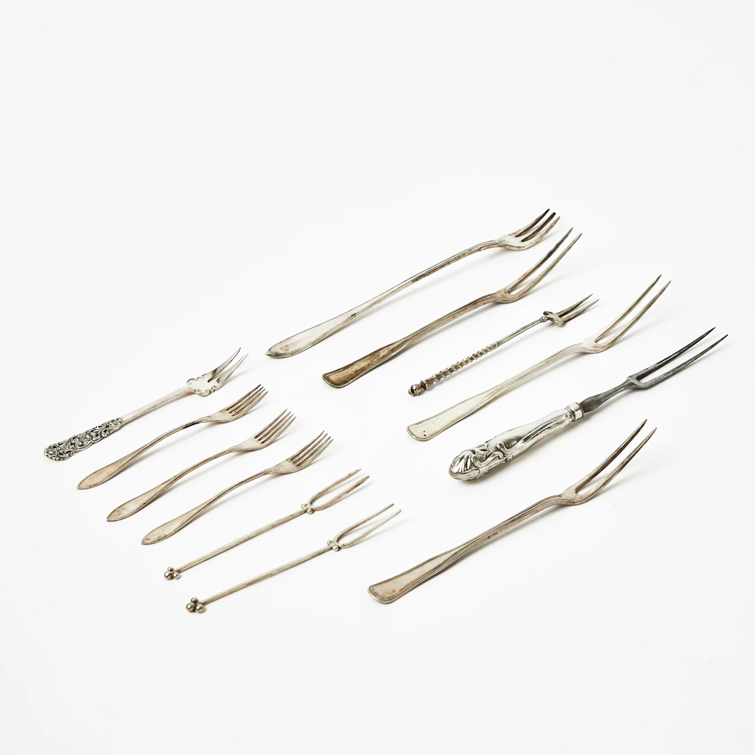 GAFFLAR, silver, 11 st., 17-1900-tal, Sverige, Danmark, varav en gaffel rokoko.