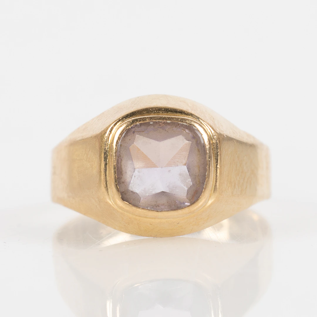 RING, 18K guld, ametist.