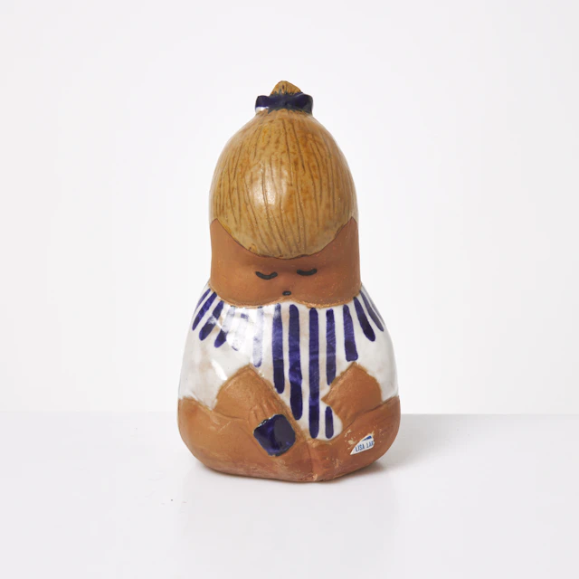 LISA LARSON. Figurin, "Johanna", ur serien "Lisa Larsons ungar", delvis