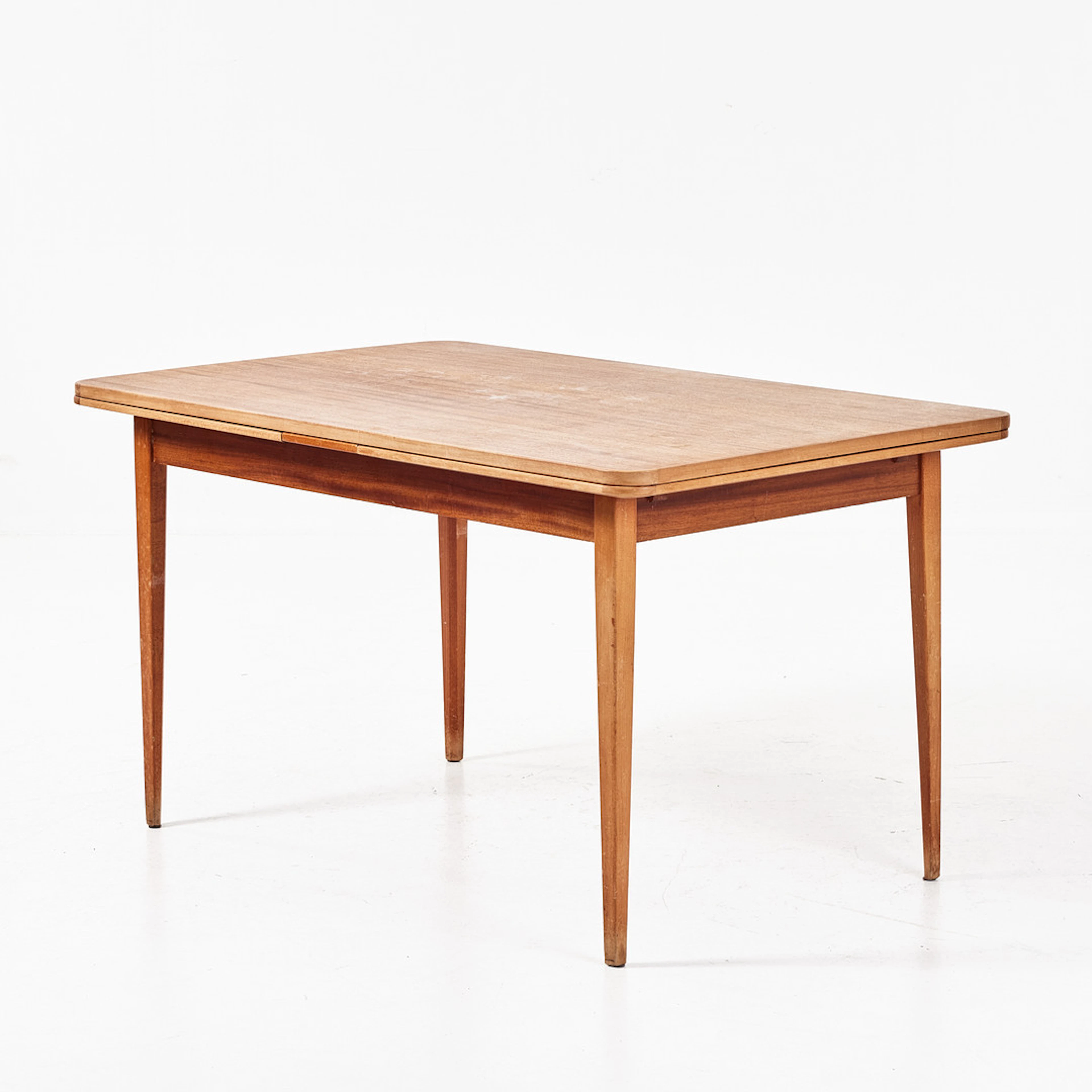 MATBORD, teak samt teakfaner, med 2 st förlängningsskivor, 1950-tal.