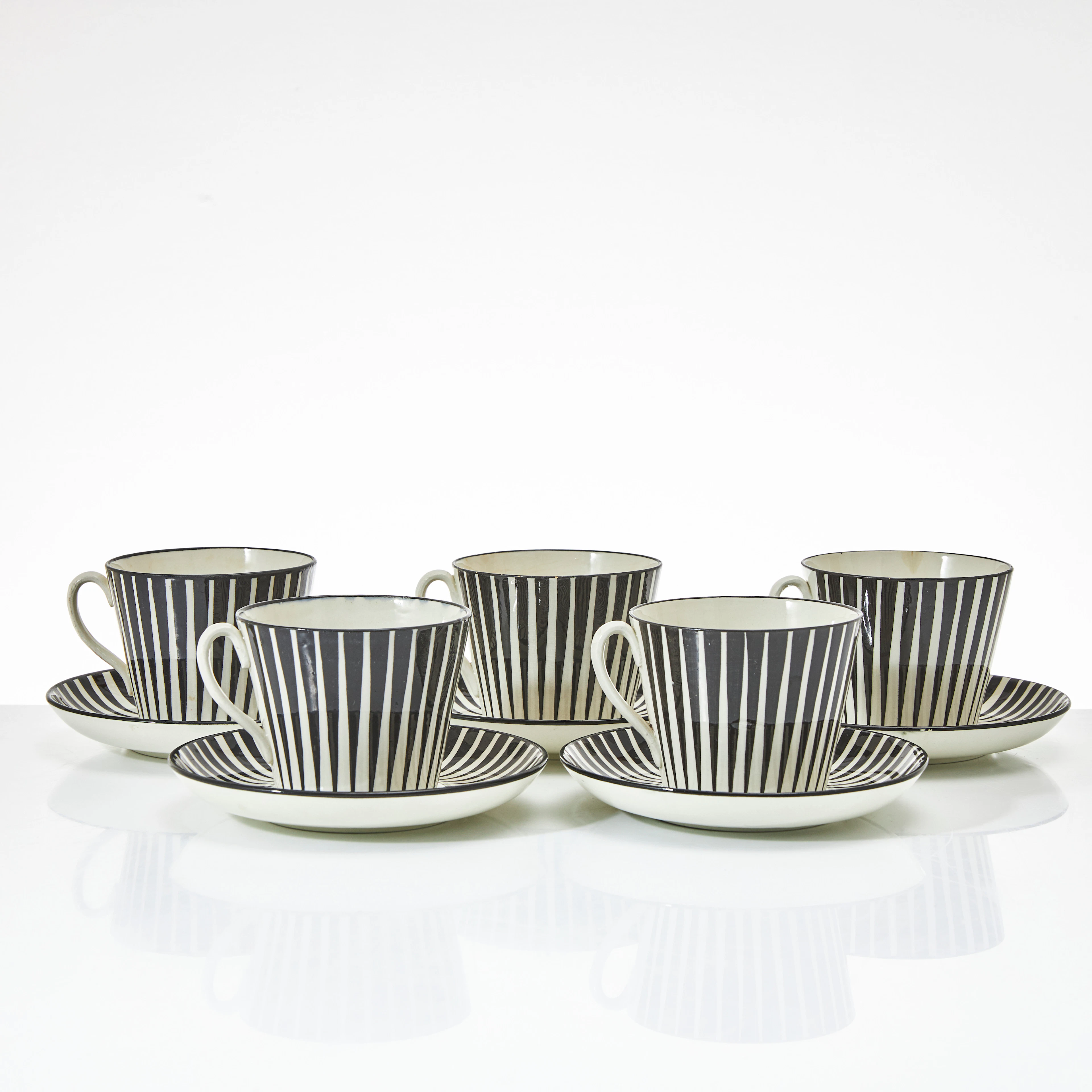 EUGEN TROST. Koppar med fat, "Zebra", 5 delar, Gefle, modell 588
