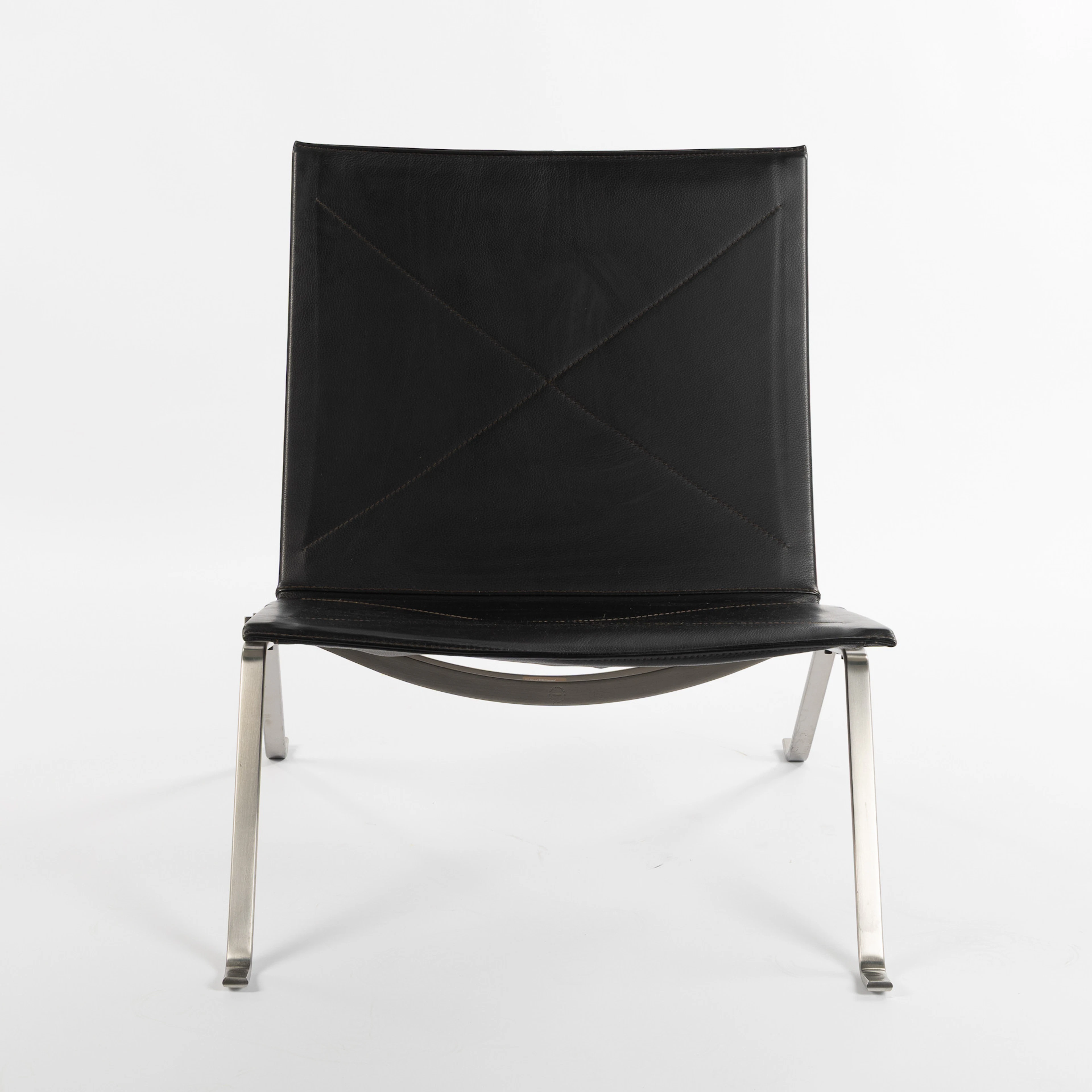 POUL KJAERHOLM. Loungestol, ”PK22”, Fritz Hansen, Danmark.