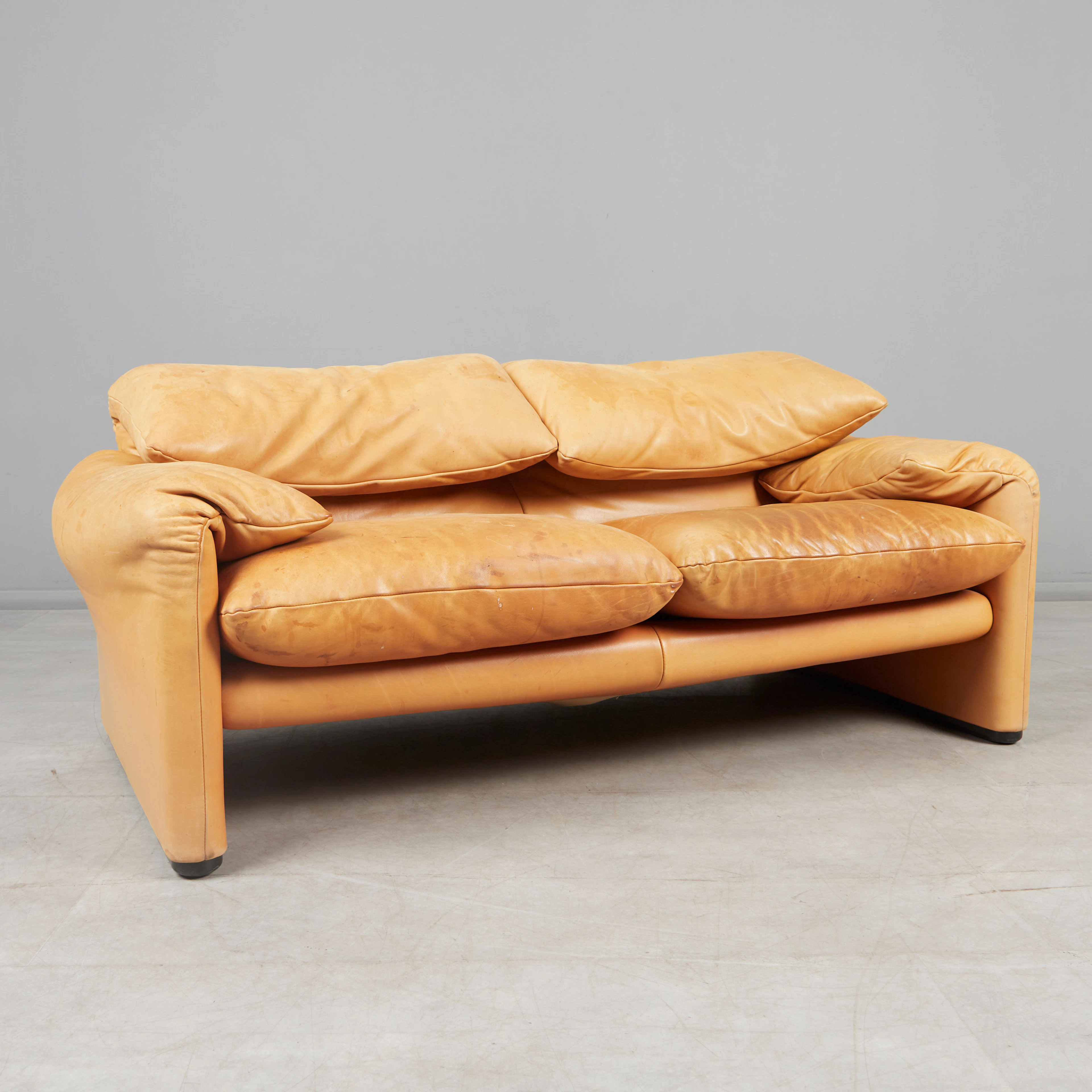 VICO MAGISTRETTI. Cassina. Zweisitzer / Couch, Modell 'Maralunga'