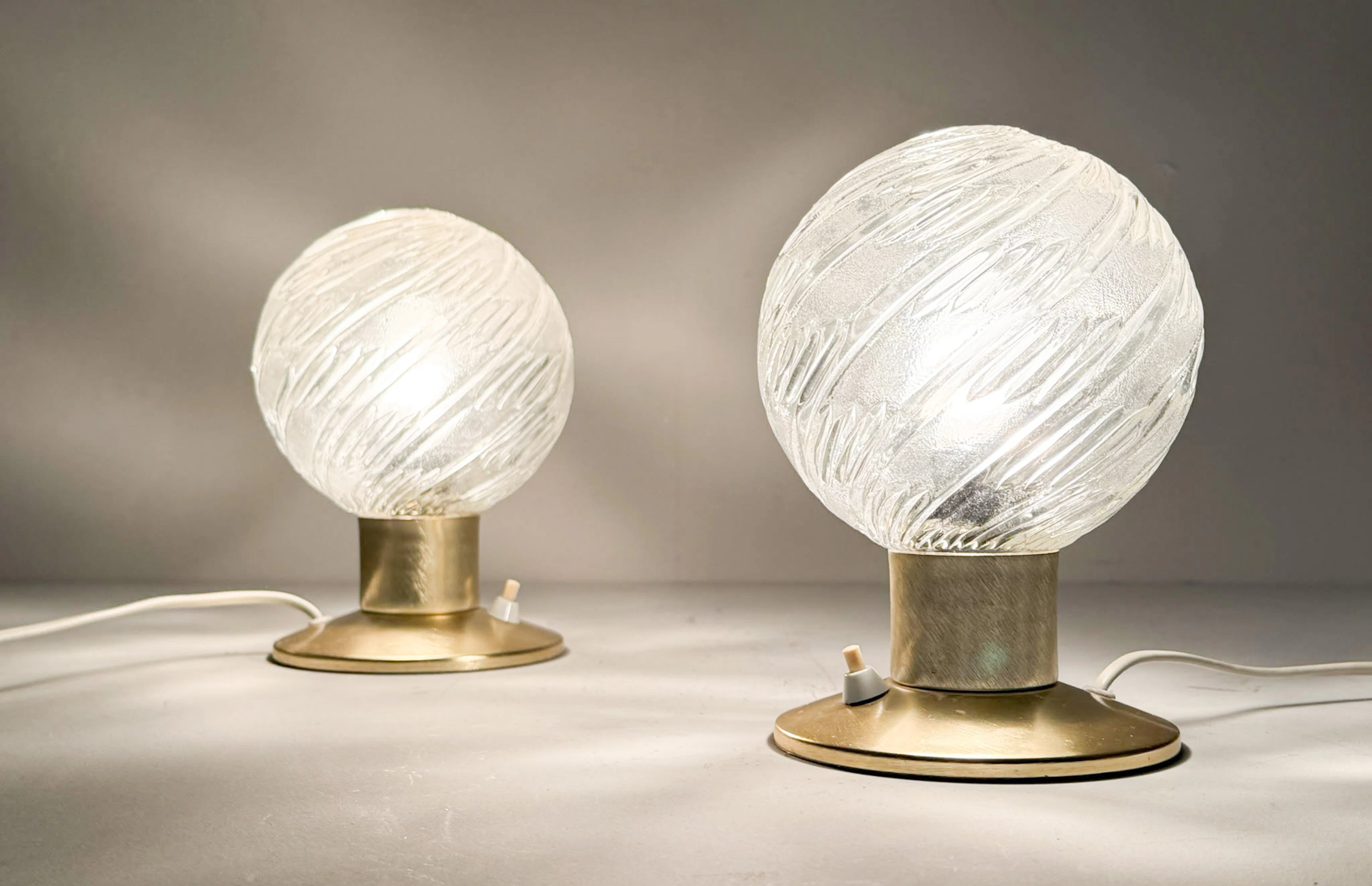2er Set Mid Century Tischlampen Globe von Doria, Deutschland, 1970er Jahre.