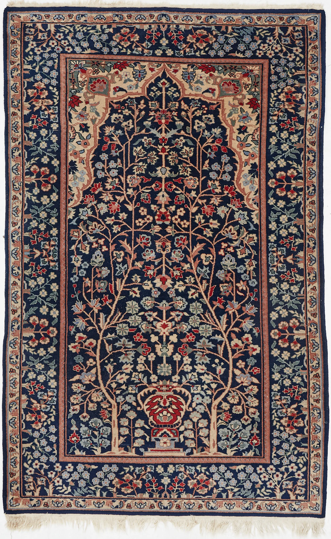 ORIENTMATTA, motiv av livets träd i mihrab, 216 x 136 cm.