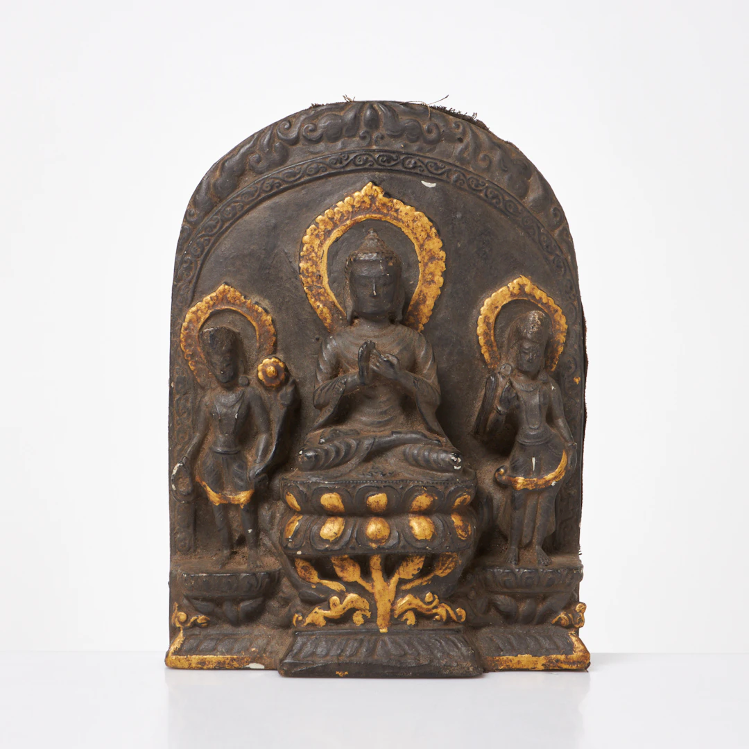 BUDDHA. Nepal, kolorerat kompositmaterial, delvist förgyllning, 1900-tal.