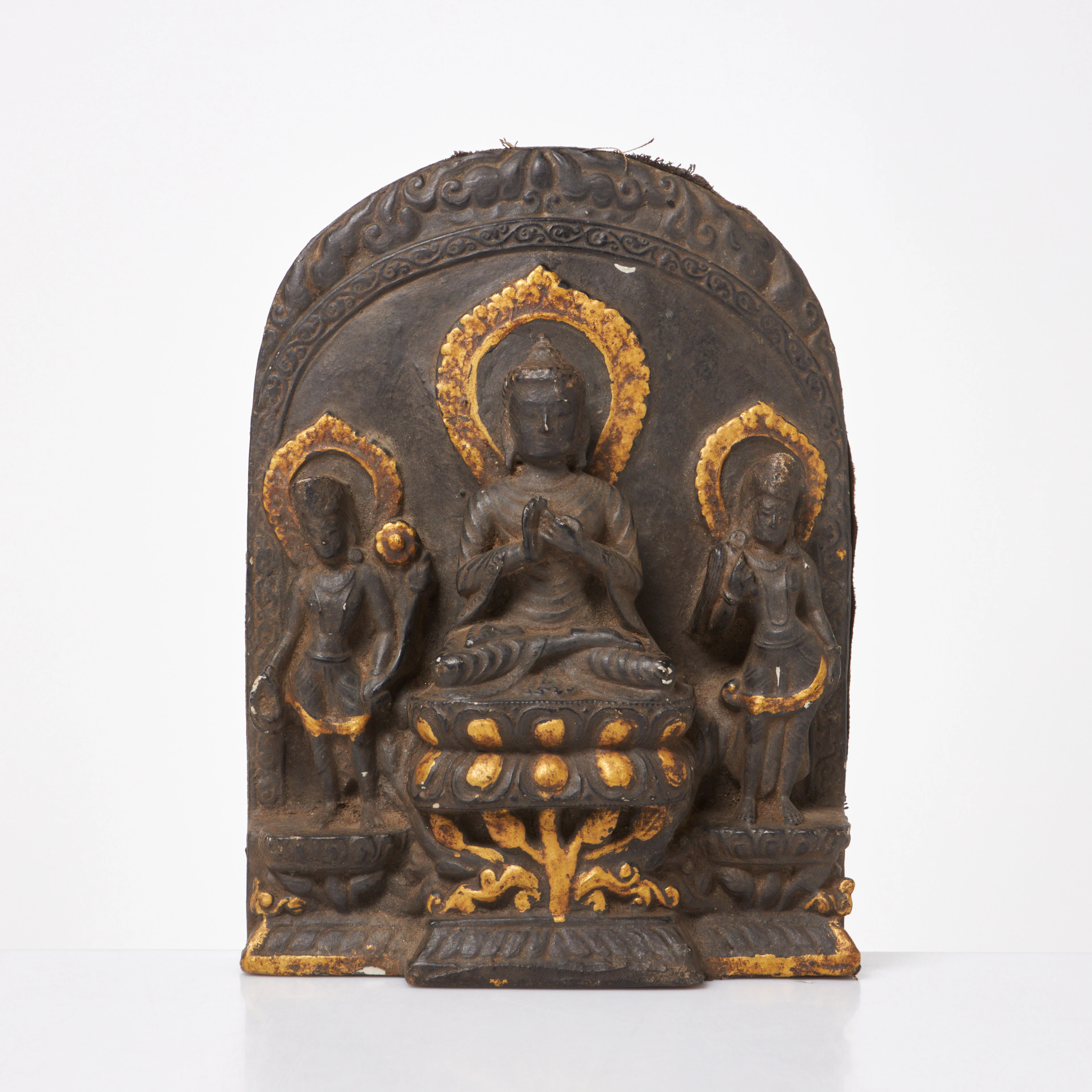 BUDDHA. Nepal, kolorerat kompositmaterial, delvist förgyllning, 1900-tal.