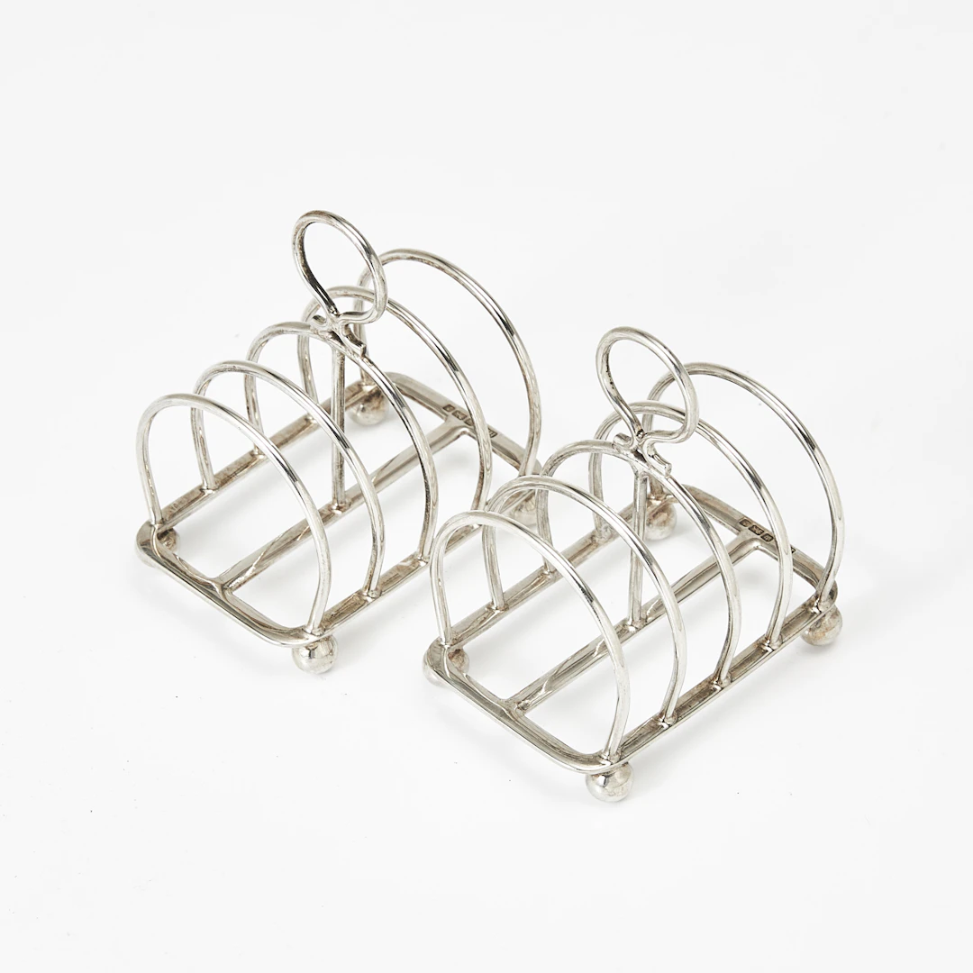 TOASTRACKS, 1 par, sterlingsilver, Atkin Brothers, Sheffield, 1911.