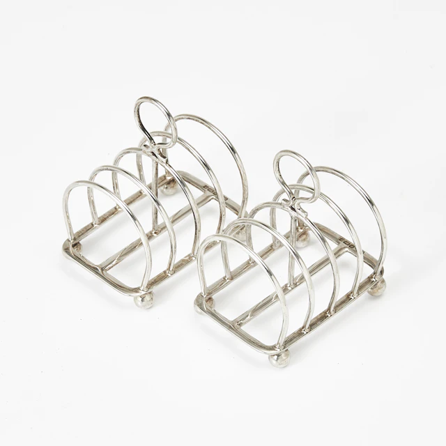 TOASTRACKS, 1 par, sterlingsilver, Atkin Brothers, Sheffield, 1911.