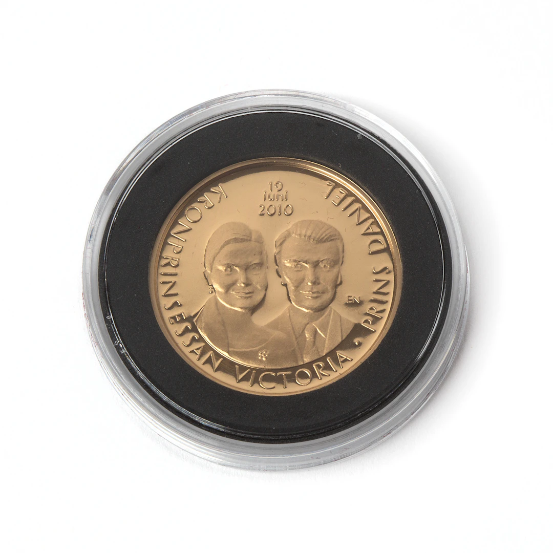 MINNESMYNT, 21,6K guld, "Kronprinsessan Victoria & Prins Daniel 2010".