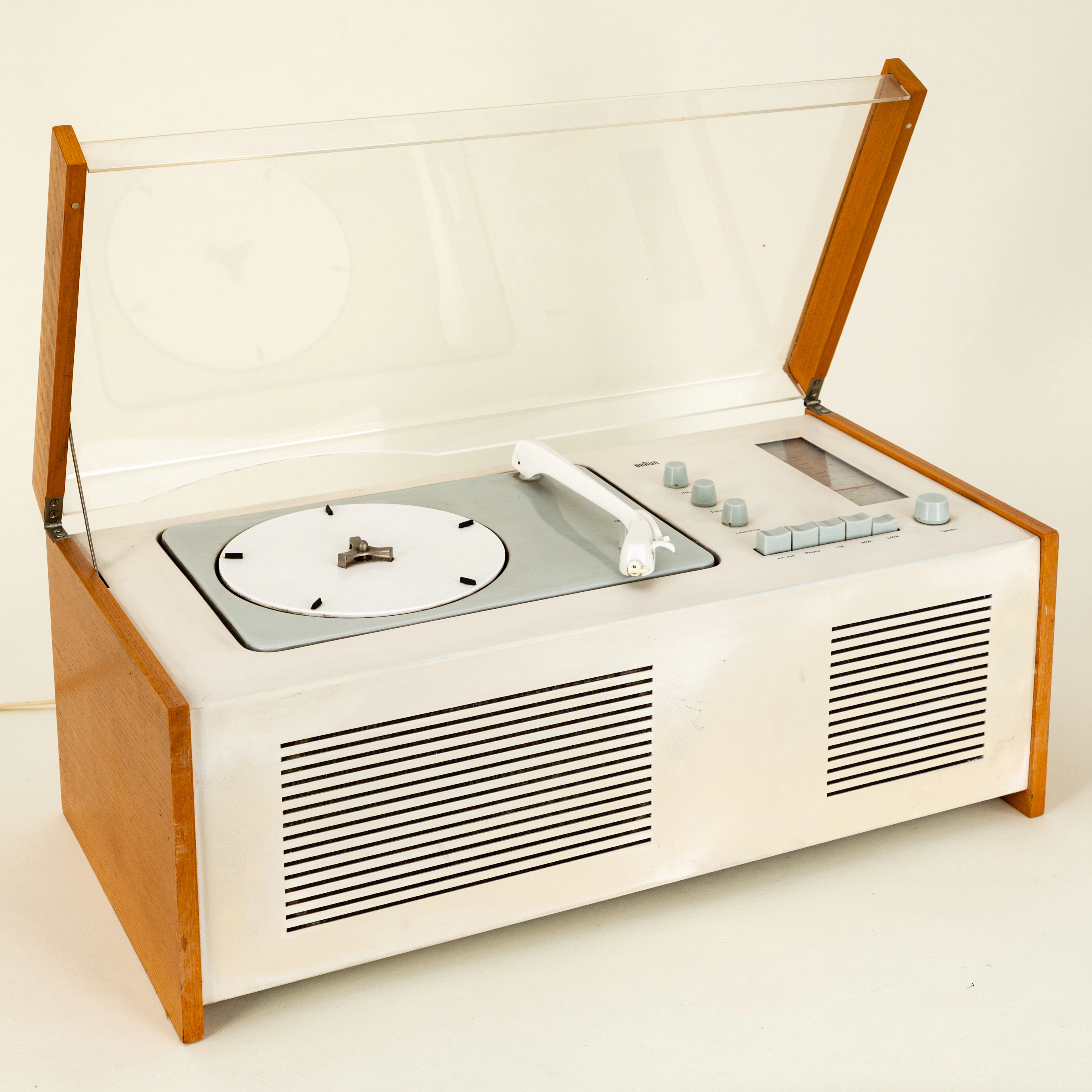 DIETER RAMS & Hans Gugelot. BRAUN. Musikanlage 'Schneewittchensarg' SK5.