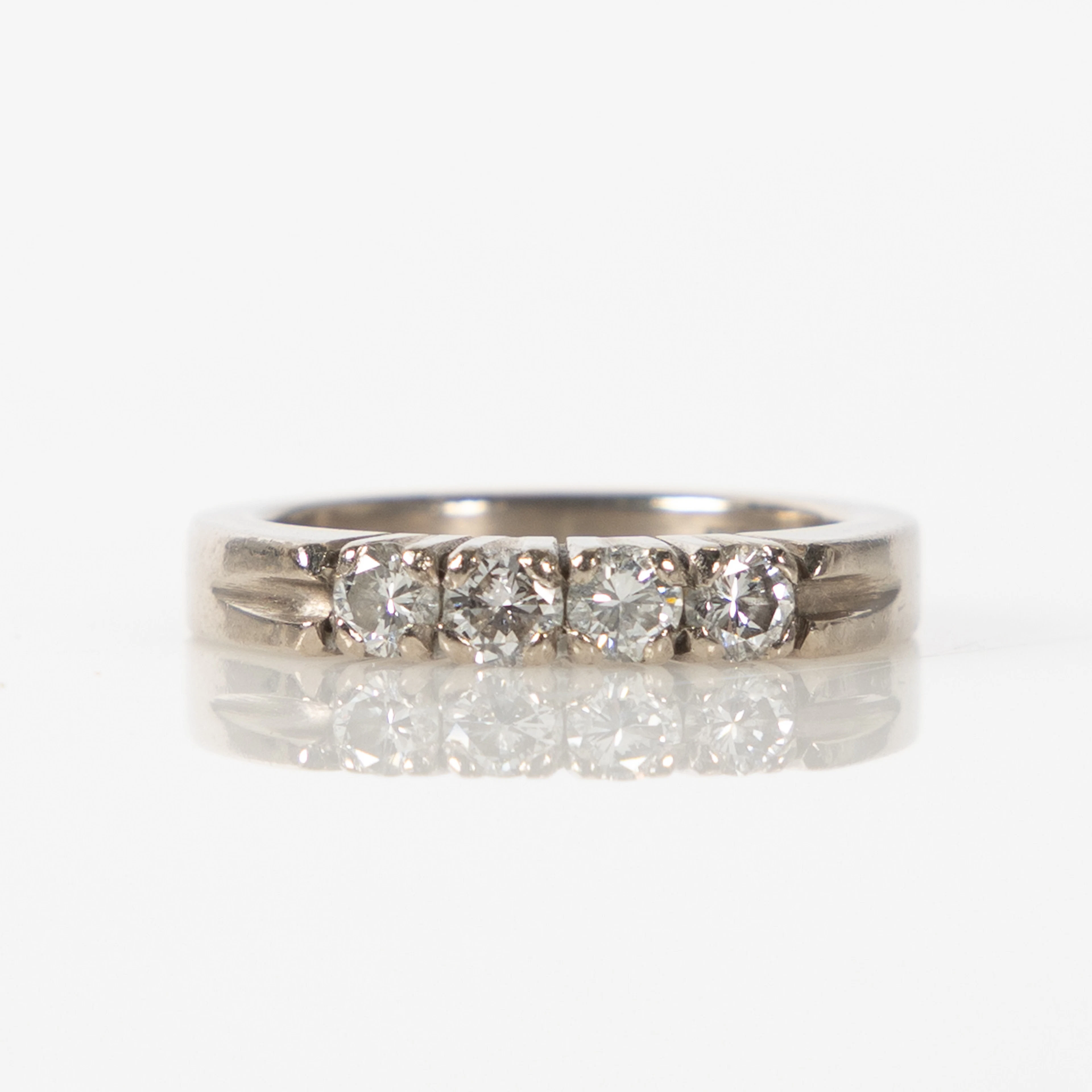 RING, 18K vitguld.