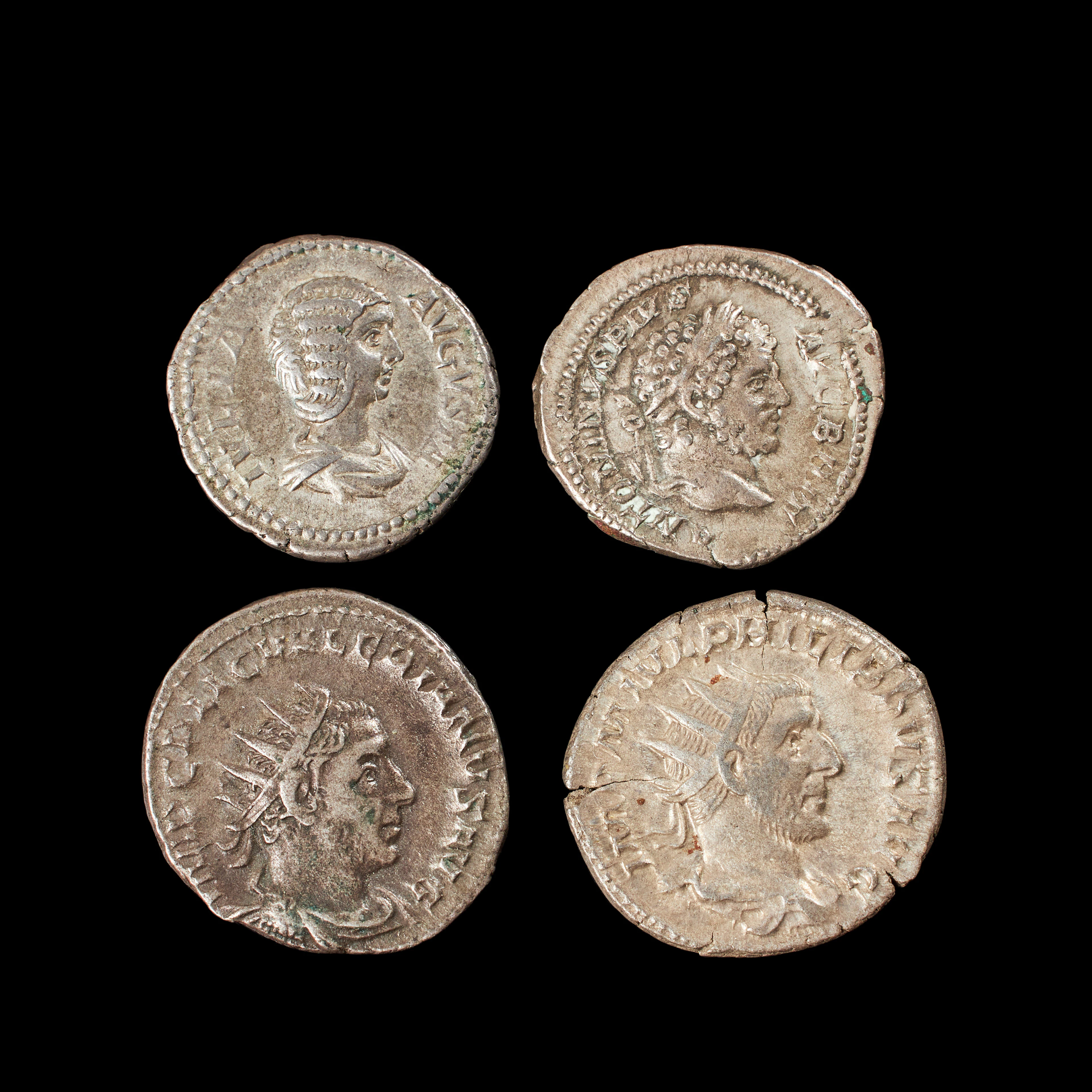 SILVERMYNT, romerska, 4 st, bl a Julia Domna, denarius präglad i Rom