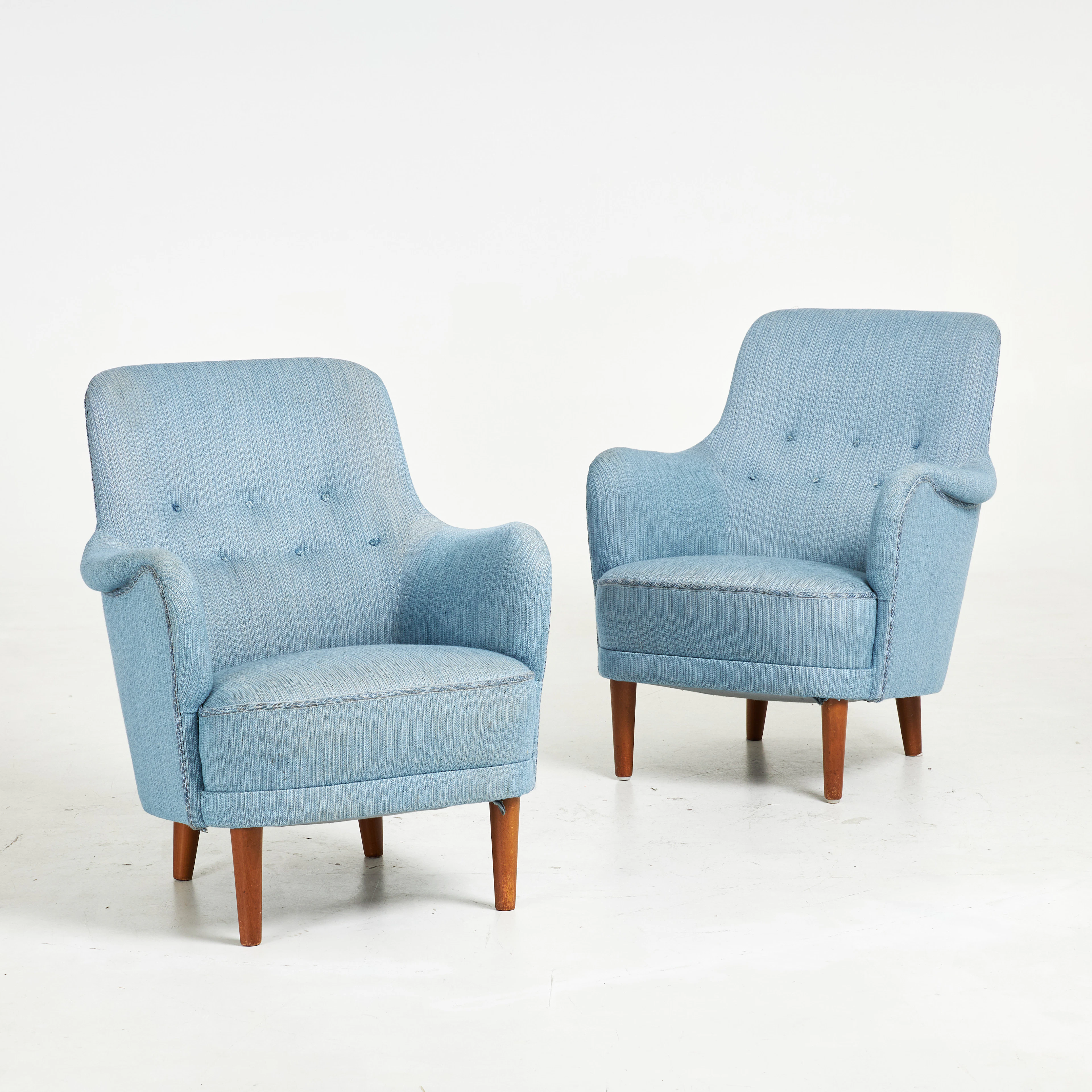 CARL MALMSTEN. Fåtöljer, 1 par, "Samsas", klädsel i textil.