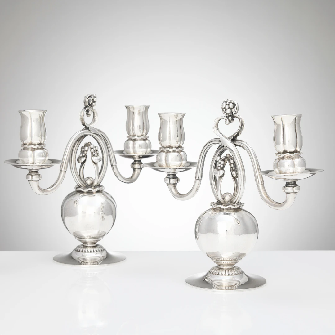 GEORG JENSEN. Kandelabrar för två ljus, ett par, sterlingsilver, Danmark