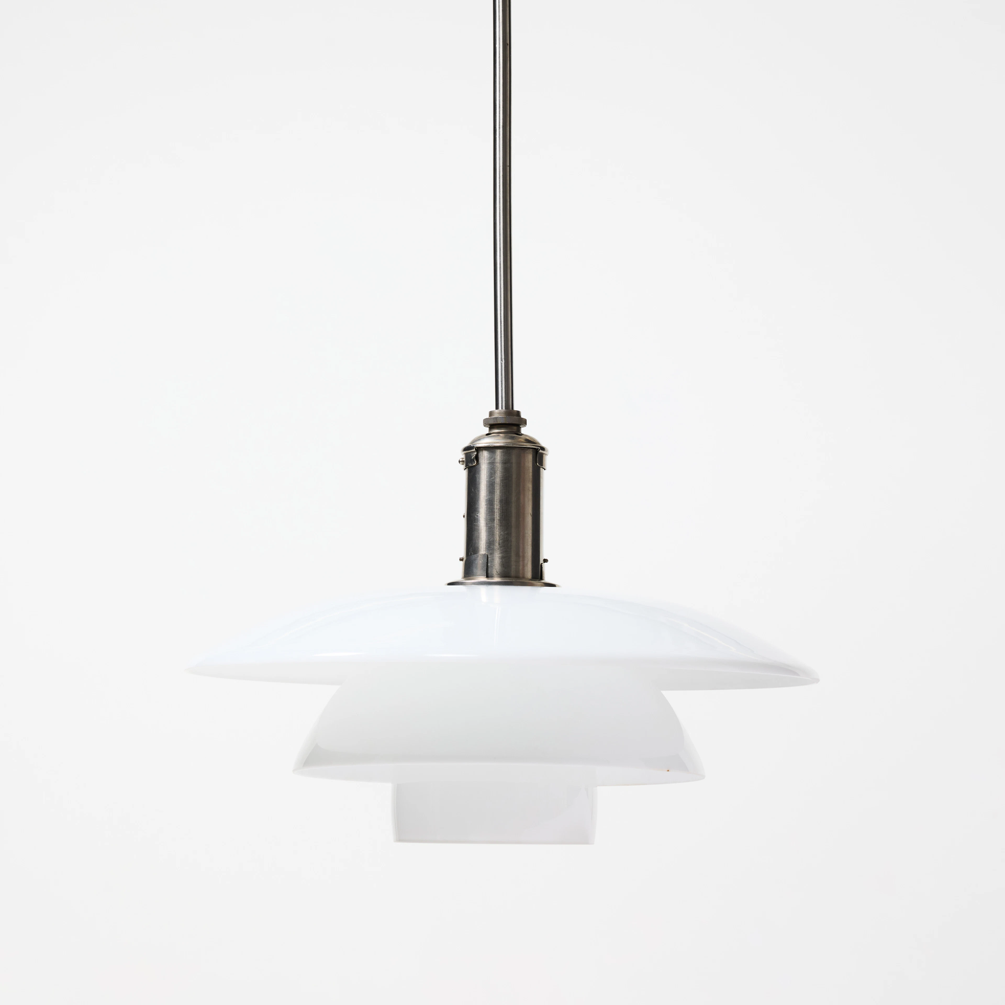 POUL HENNINGSEN. PH 4/4, Louis Poulsen, Danmark 1926-1928, förnicklad