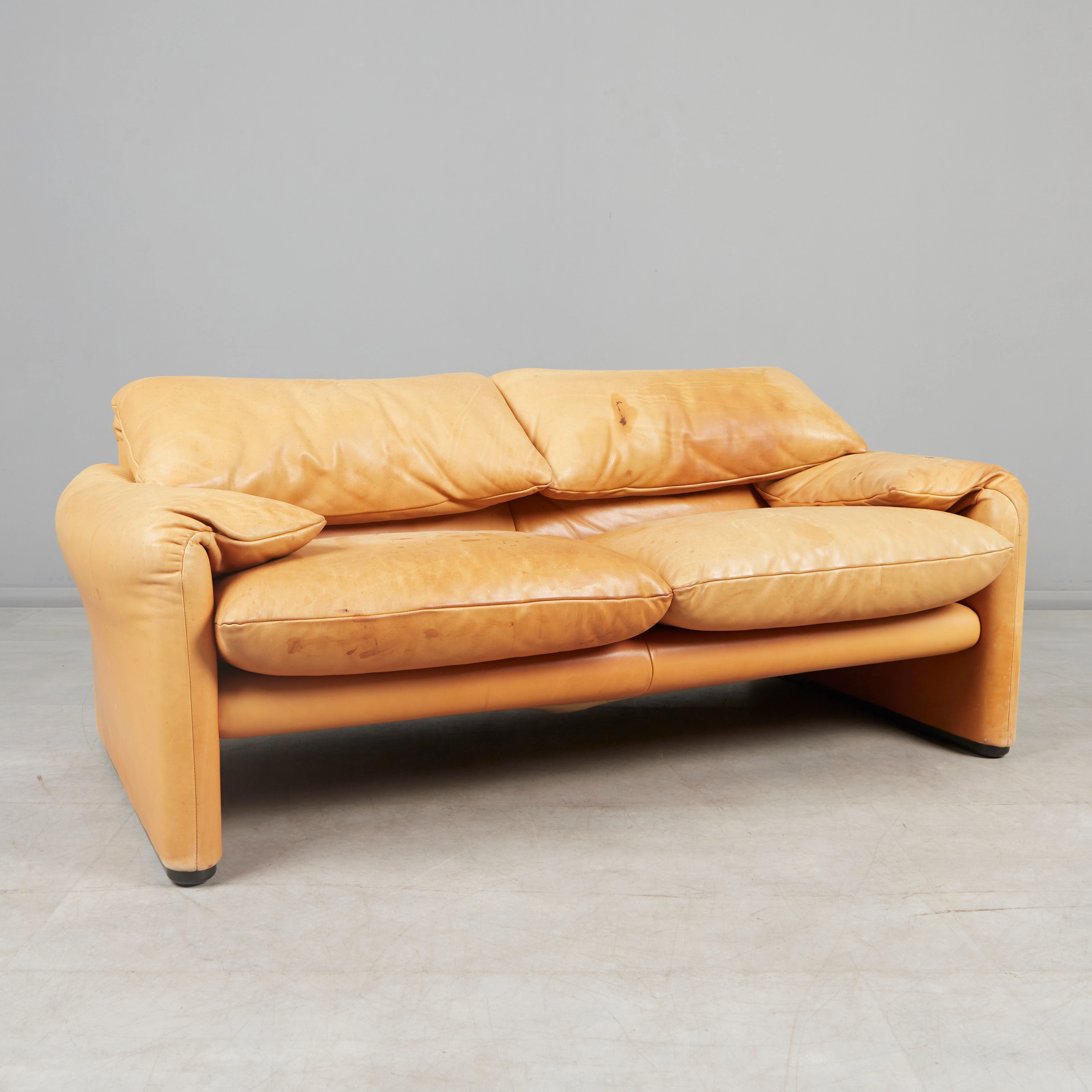 VICO MAGISTRETTI. Cassina. Zweisitzer / Couch, Modell 'Maralunga'