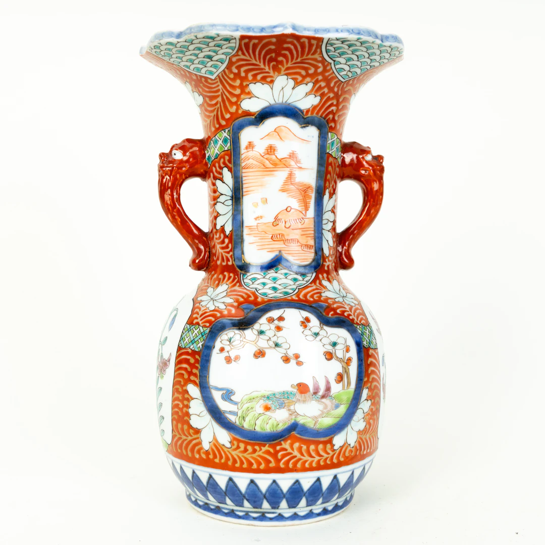 Japanische Henkelvase, Meiji Zeit.