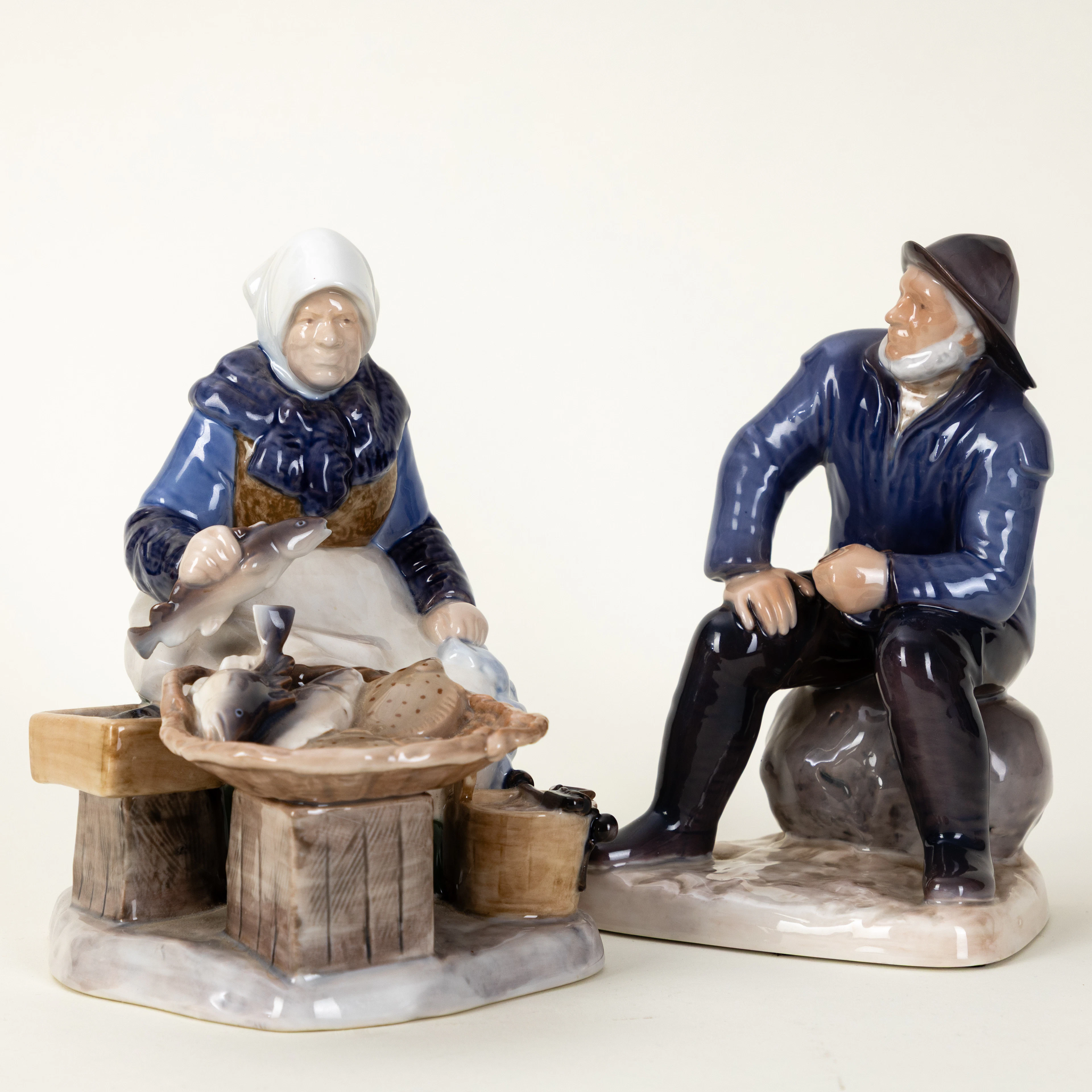 AXEL LOCHER (1879 - 1941) UND SVEND JESPERSEN (1895-1985). Zwei Figuren