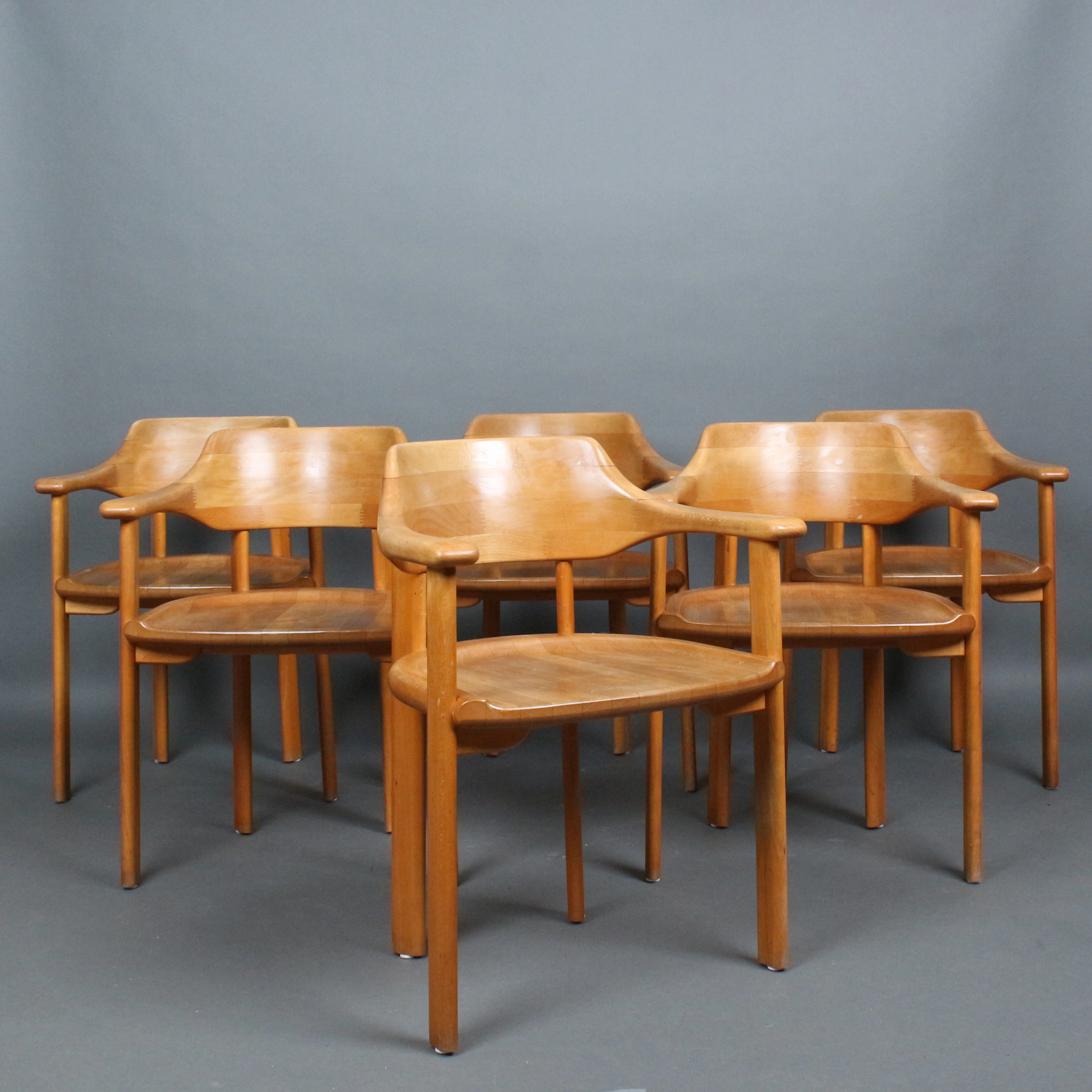 ANSAGER MØBLER. Esszimmerstühle / Armlehnstühle, Holz, Dänemark, 1970er