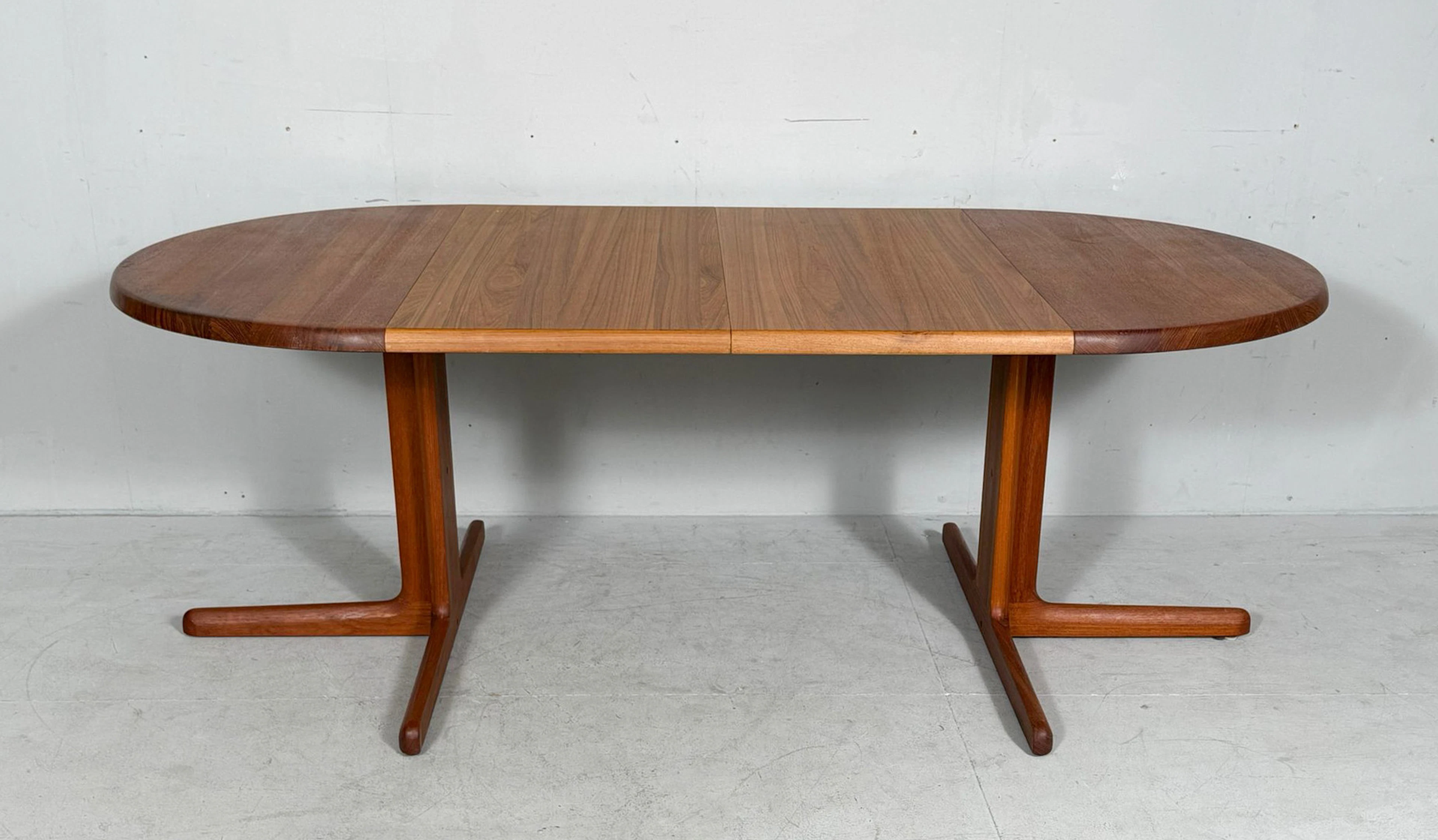 Mid Century Ausziehbarer Esszimmertisch/Tisch Teak von C J Rosengaarden