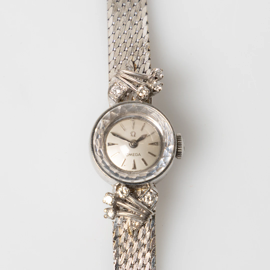 OMEGA, smyckesur, 15 mm, 18K vitguld, 1960-tal.