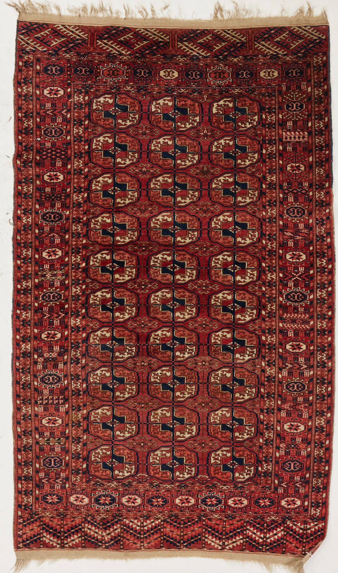 ORIENTMATTA, Turkmensk, rosa/röd botten, 188x109 cm.