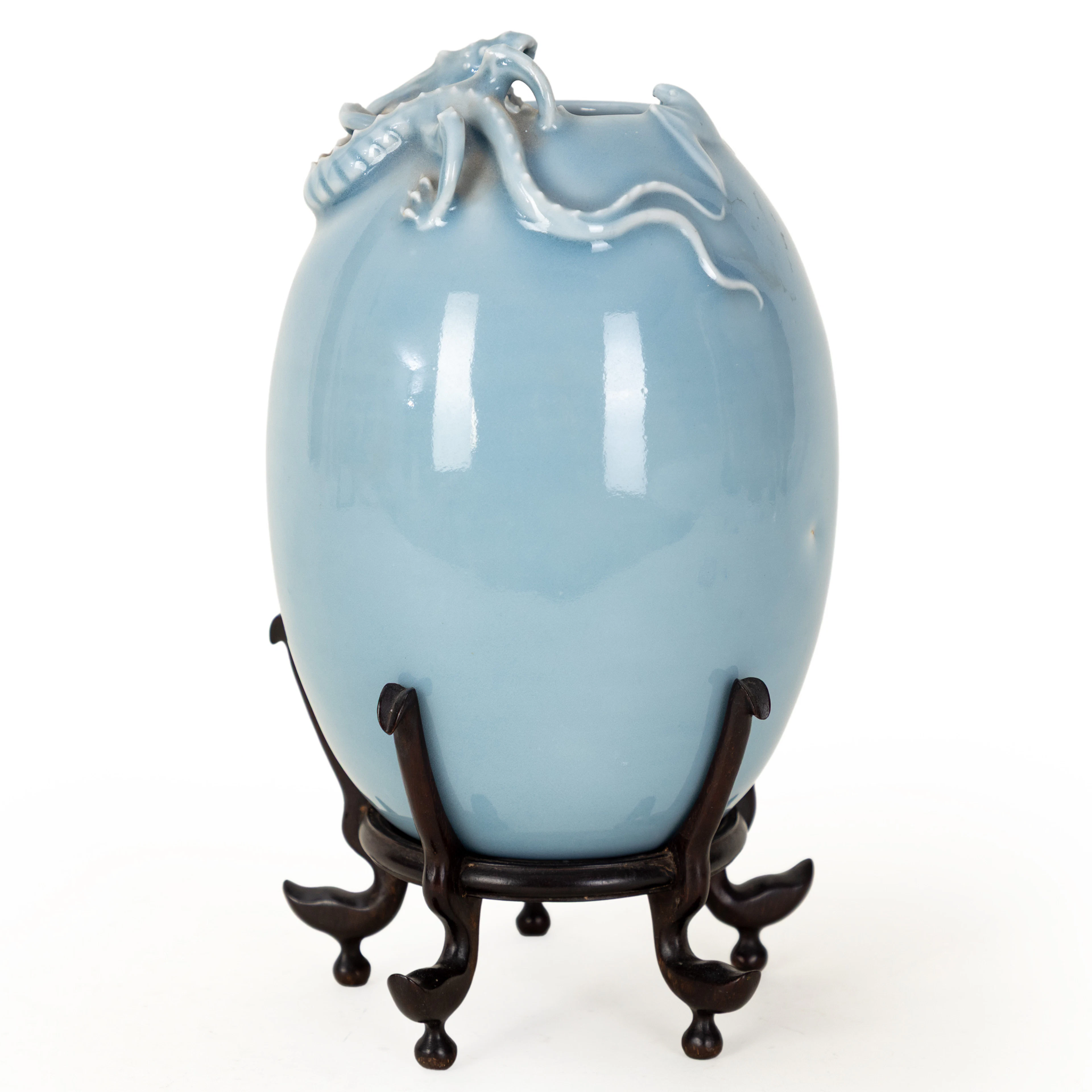 Himmelblau glasierte „Chilong“-Vase, Yongzheng-Marke, China, späte