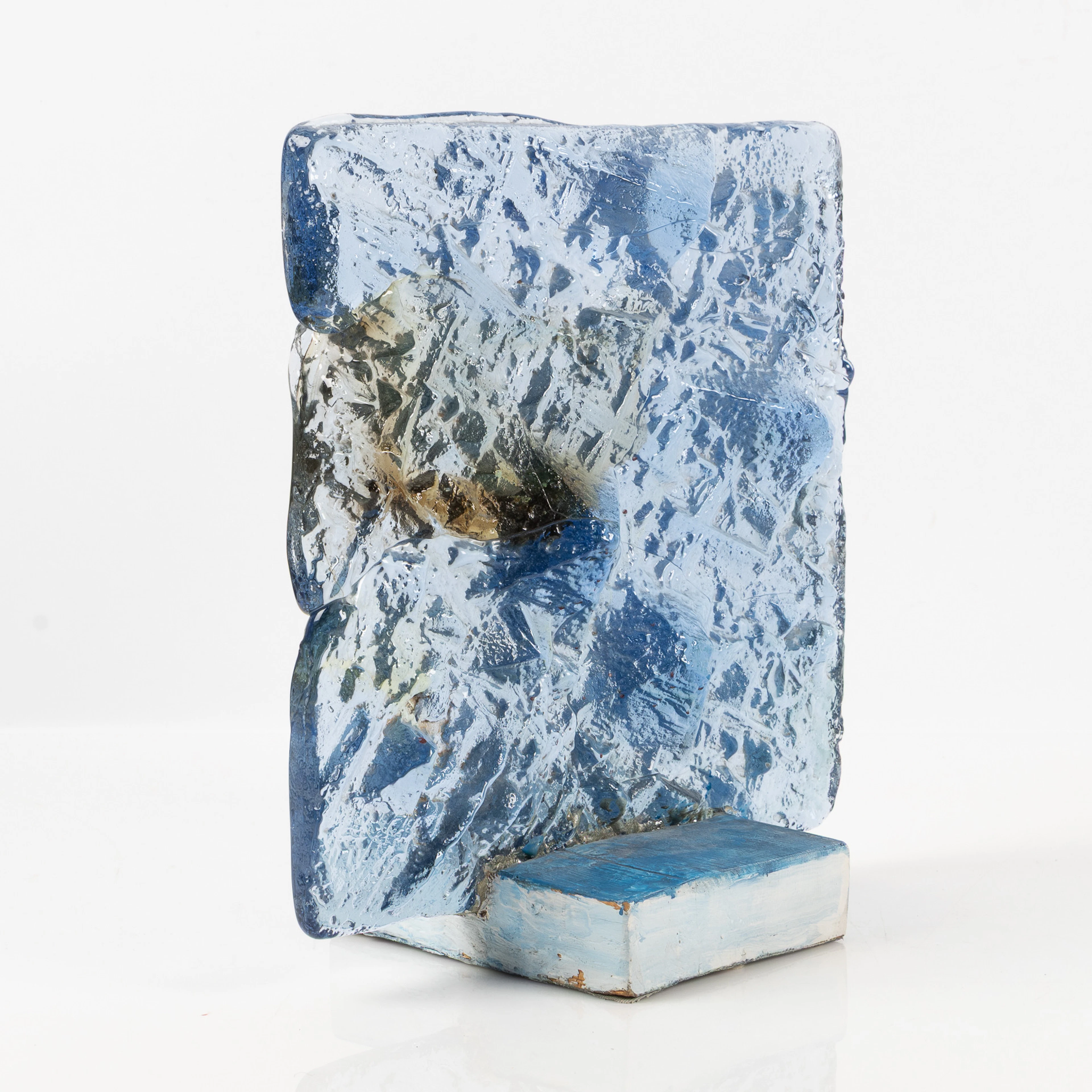 EDVIN ÖHRSTRÖM. "Blå Relief", skulptur, gjutet glas på bemålad träsockel